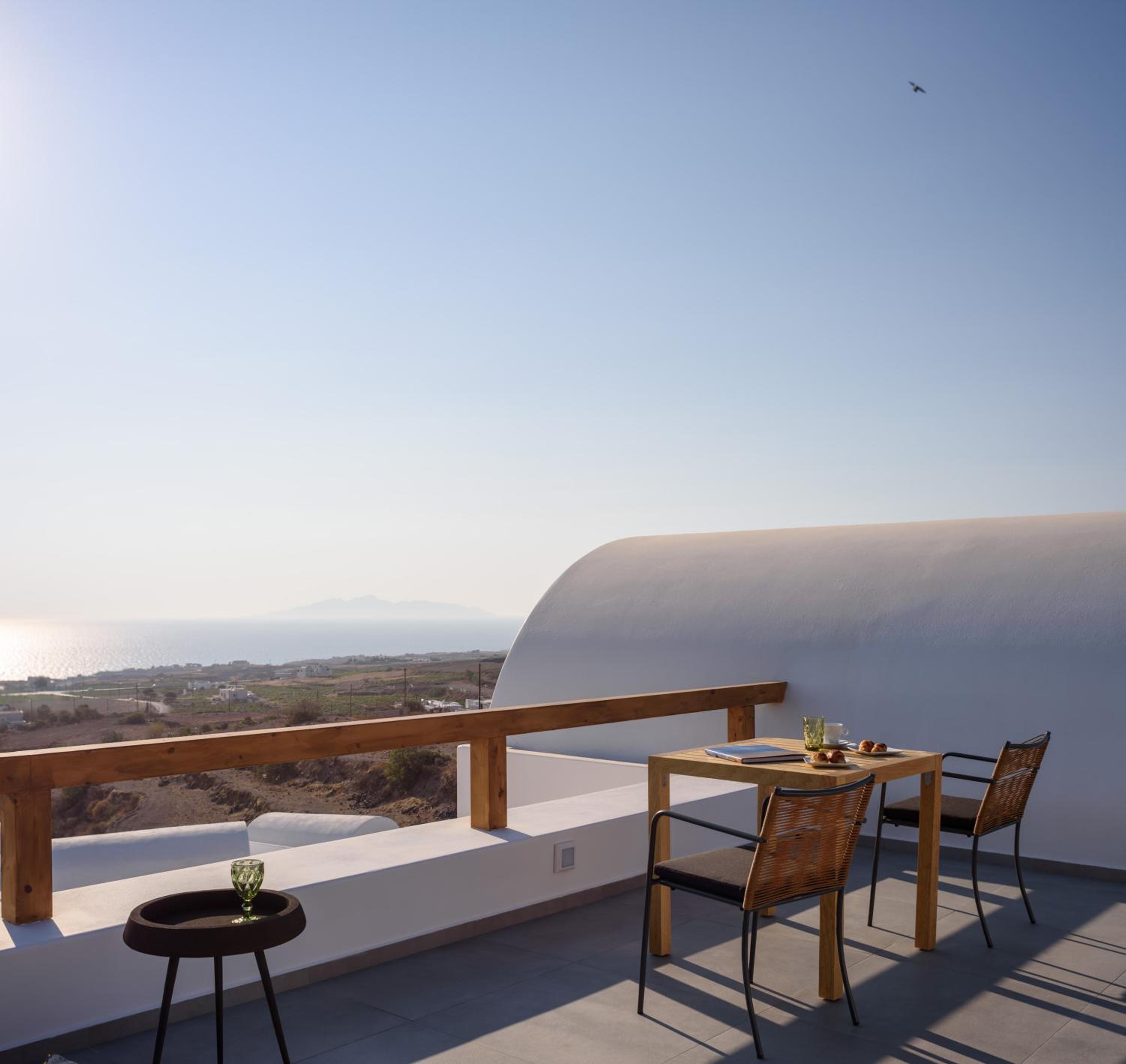 Elite Suite with Hot Tub and Sea View photo 3
