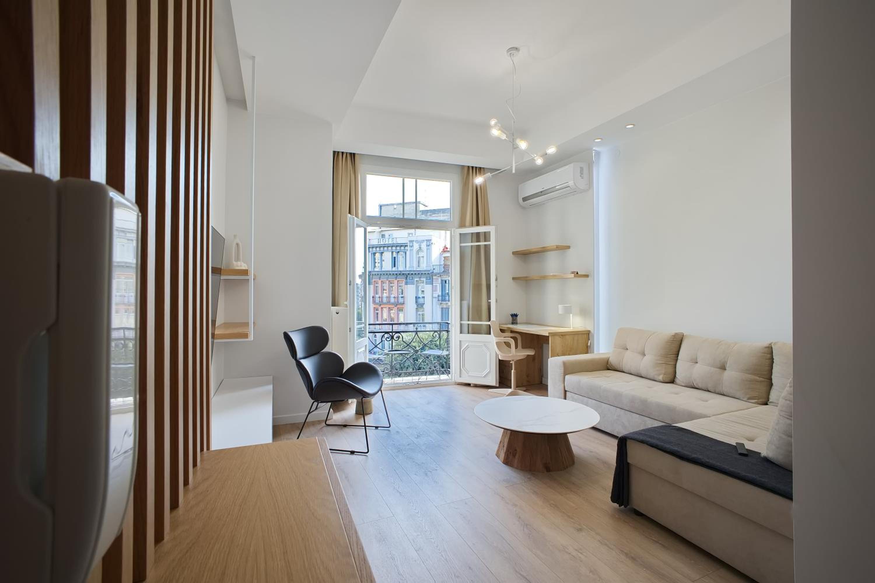 One-Bedroom Apartment