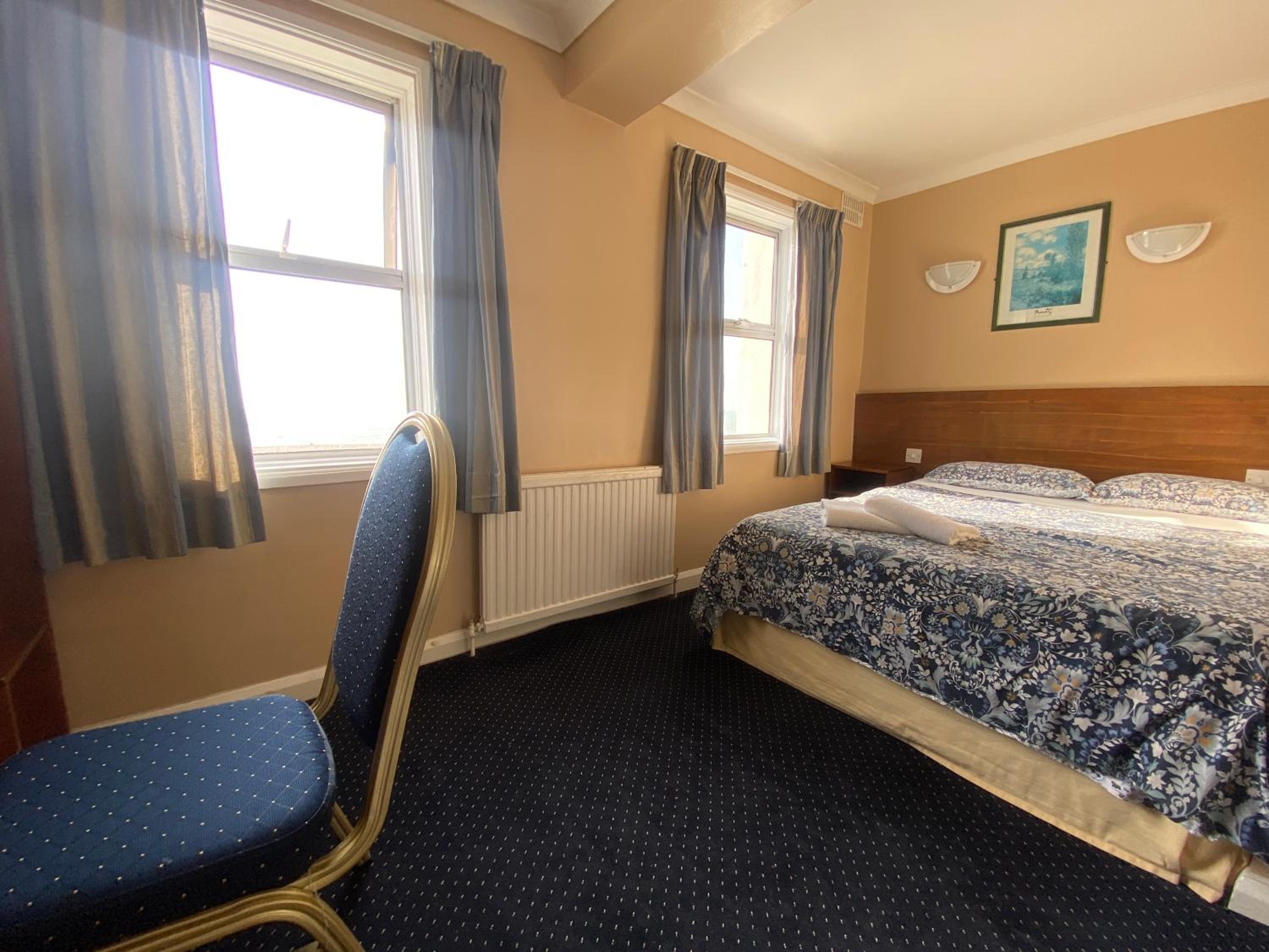 Standard Family Room - Photo 7
