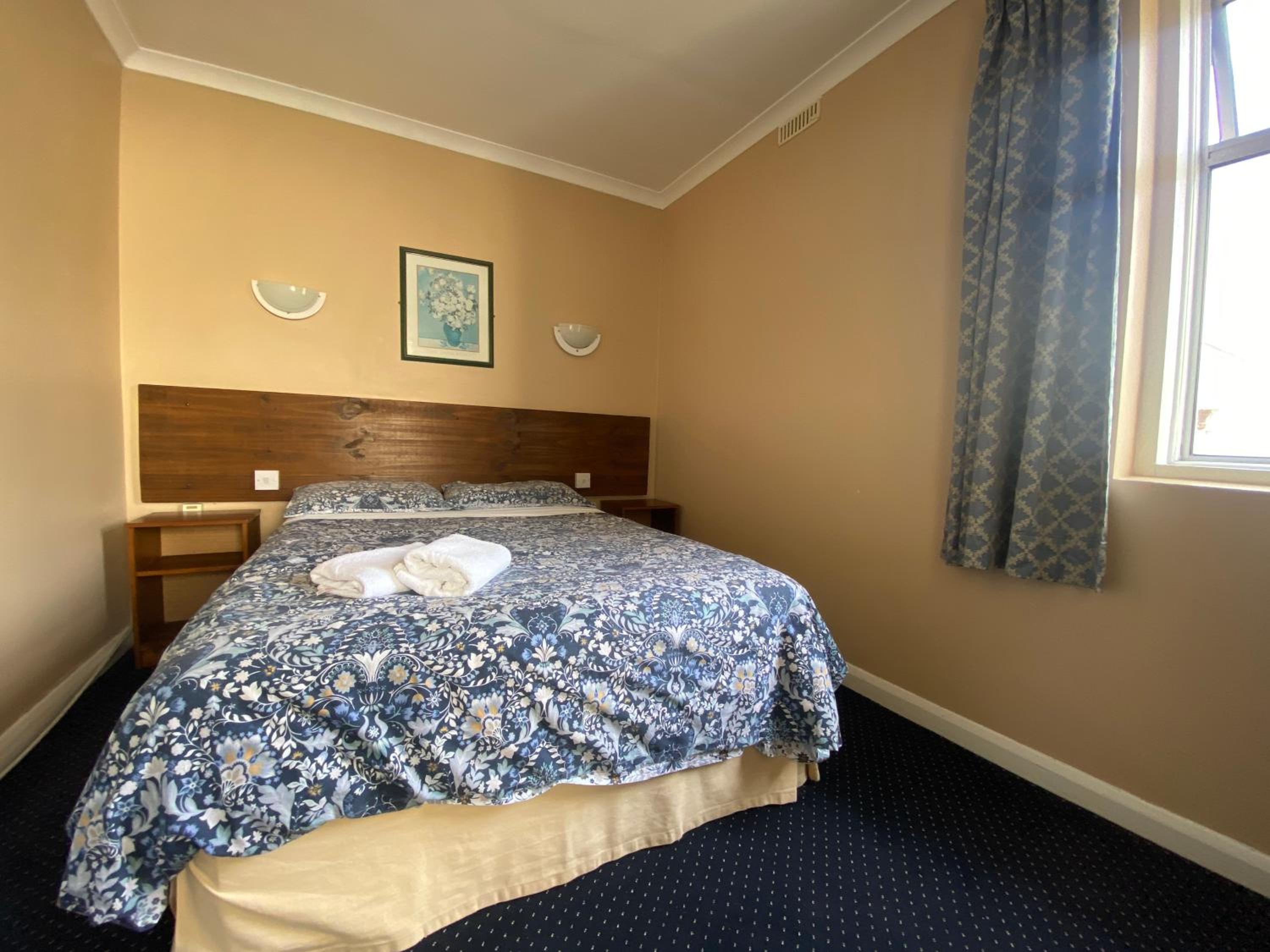 Standard Double Room - Photo 3