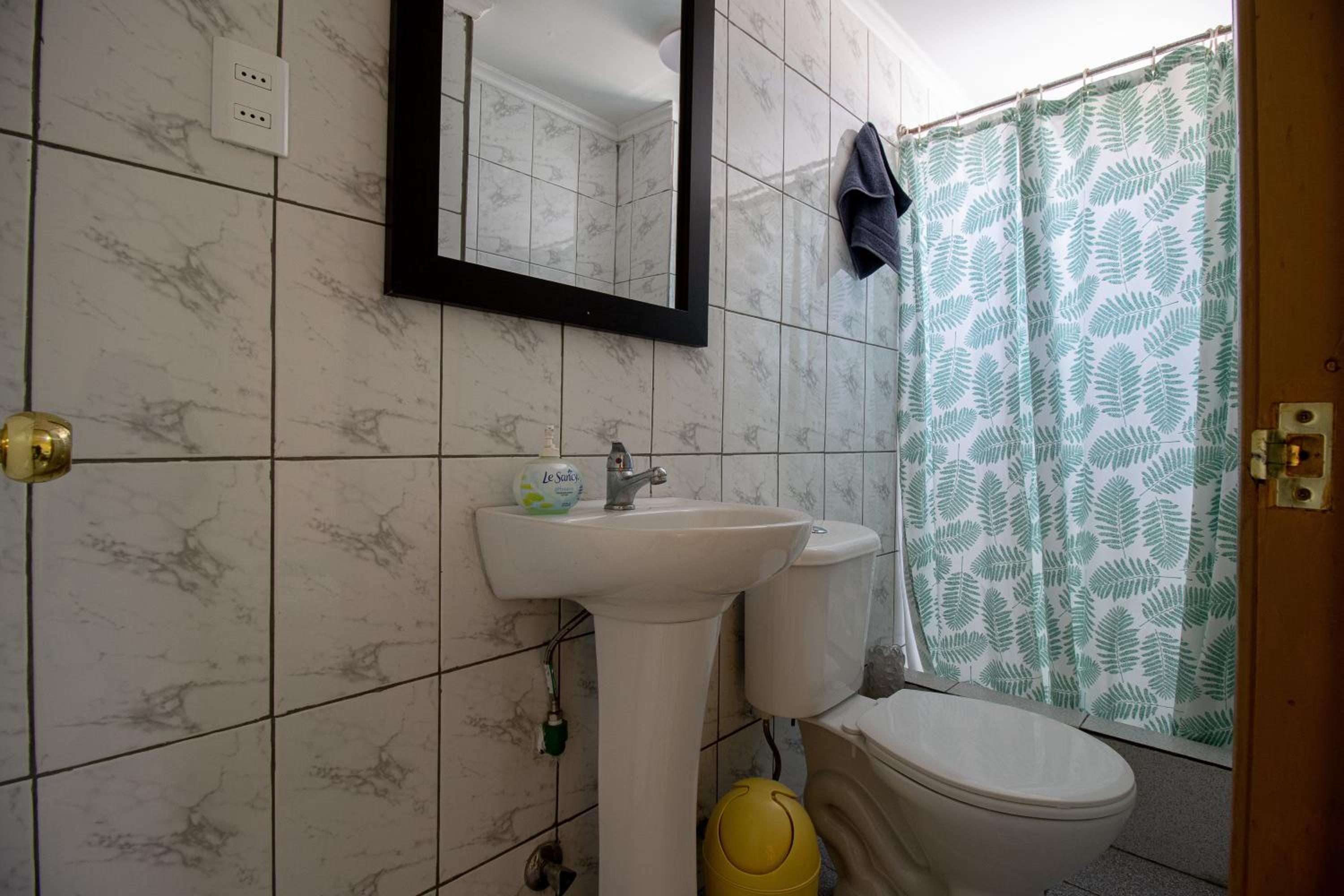Einzelzimmer mit eigenem Badezimmer photo 2