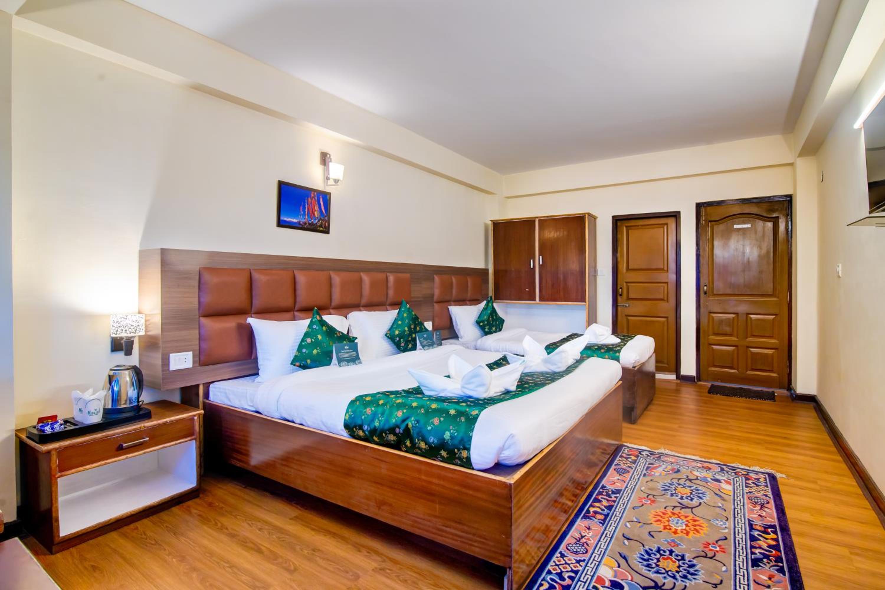 Family Room - Photo 11