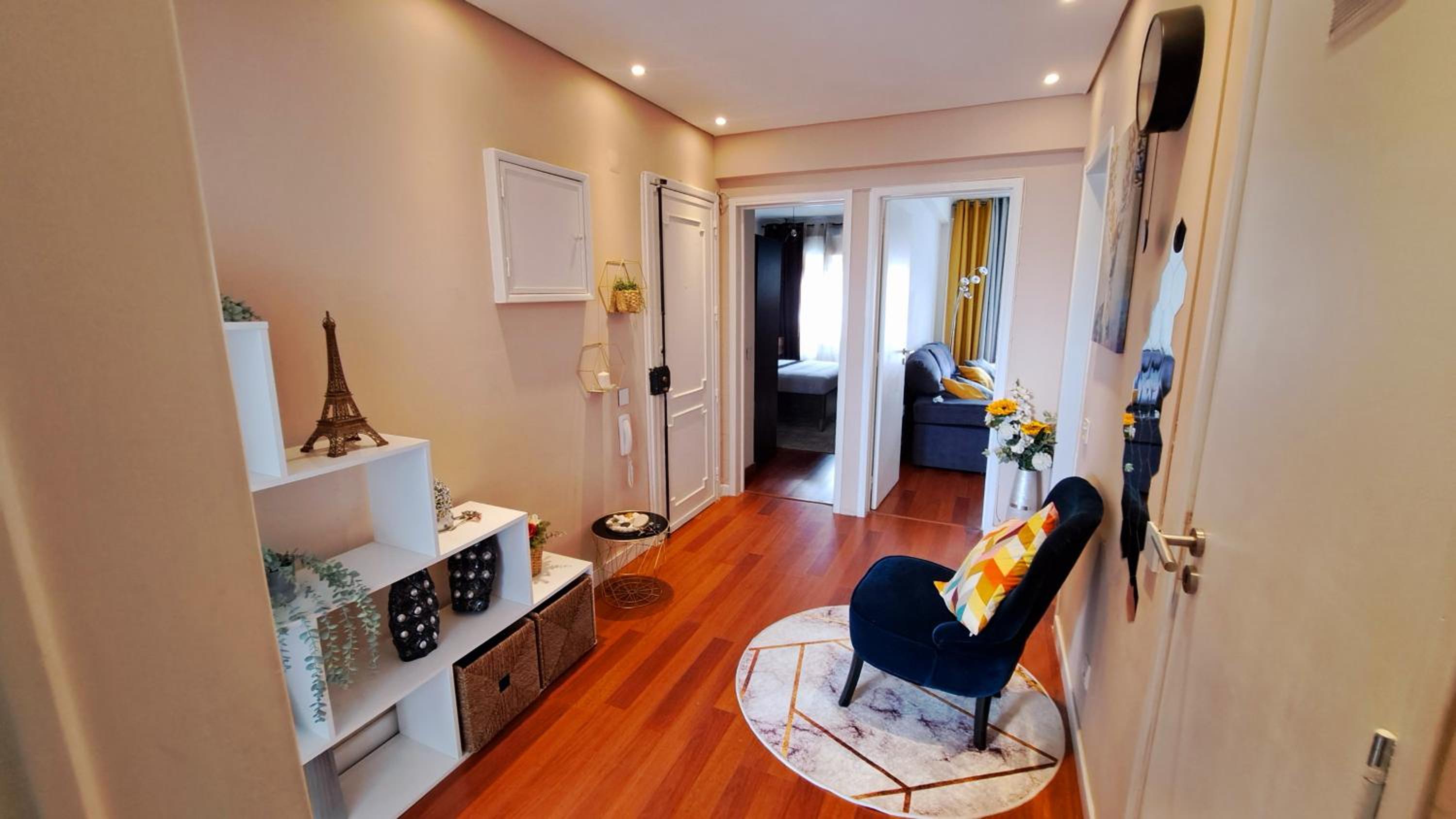 One-Bedroom Apartment - Photo 8