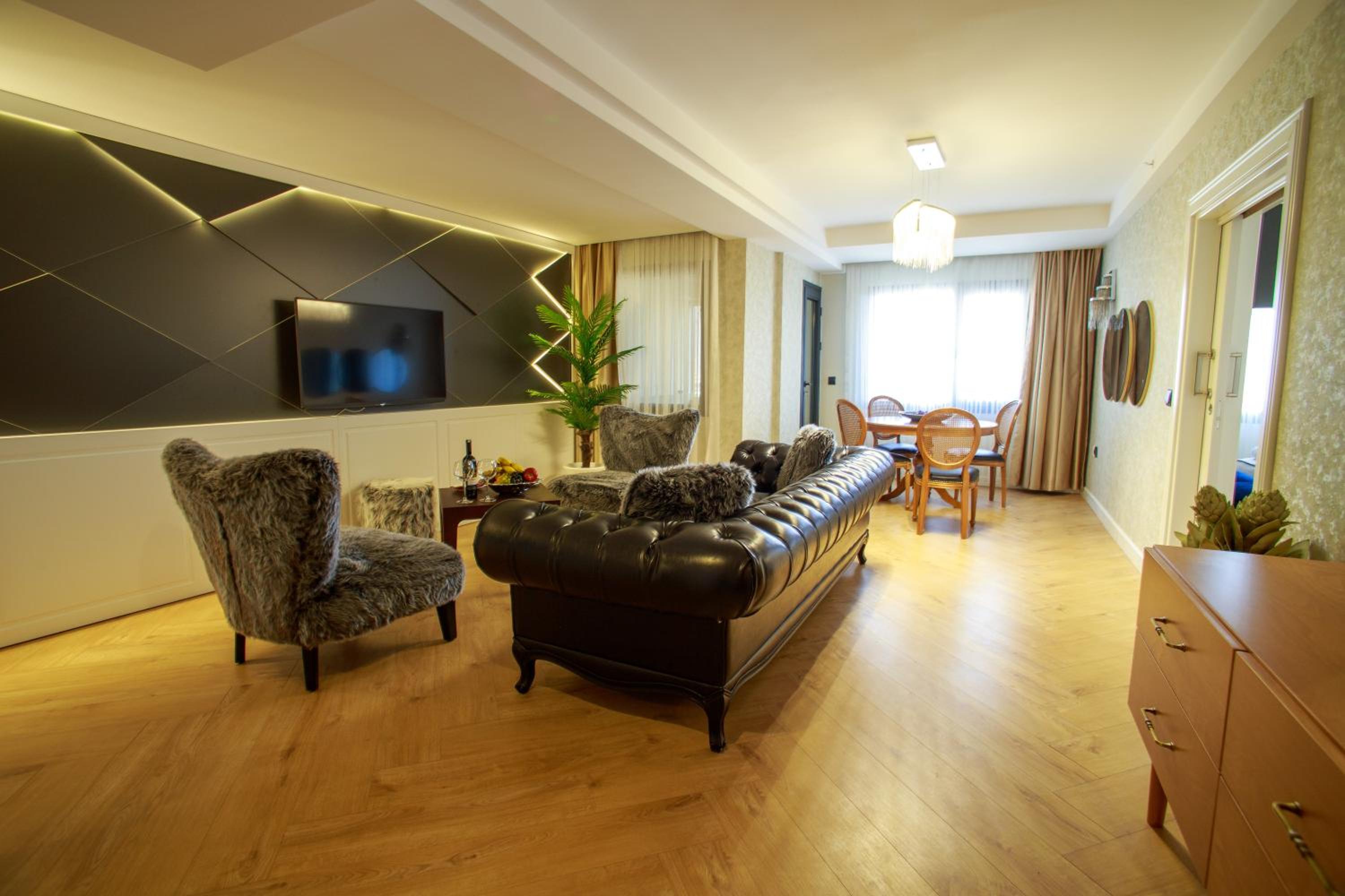 King Suite - Photo 6