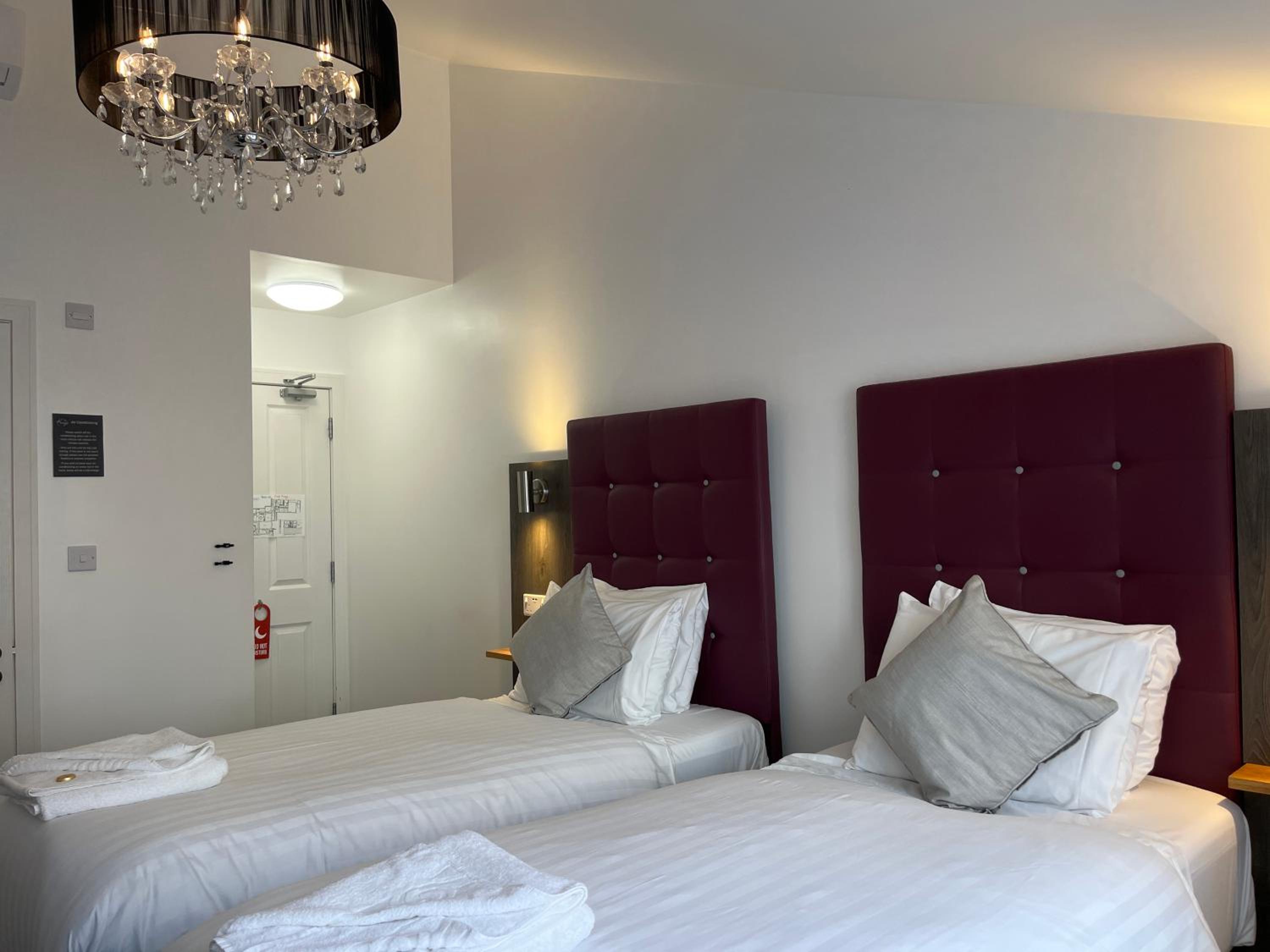 Deluxe Double or Twin Room - Photo 4