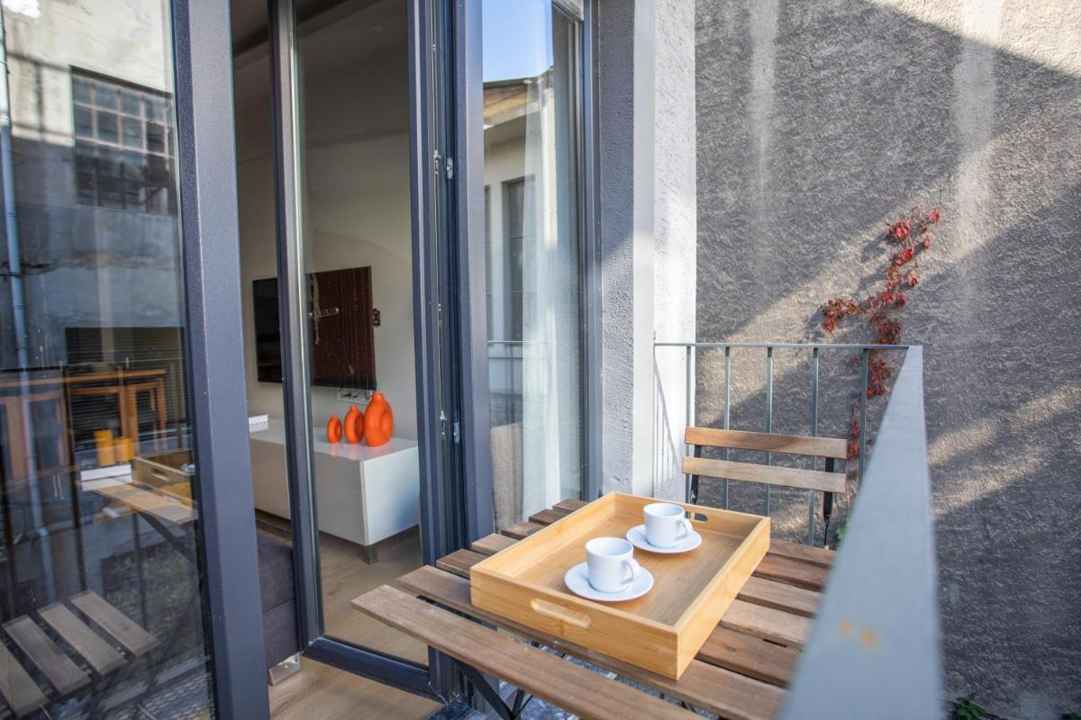 Apartment with Balcony photo 1