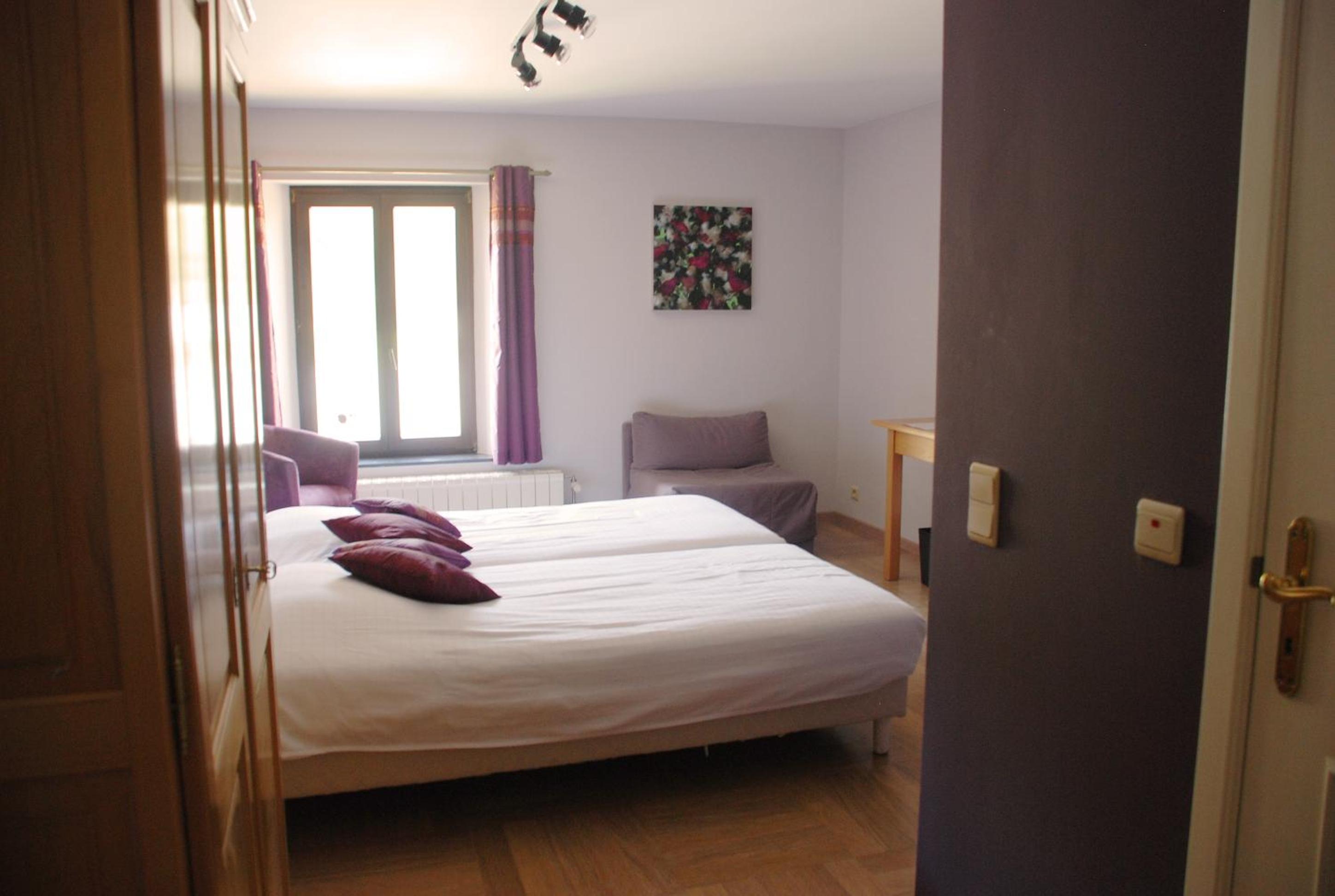 Large Twin Room photo 2