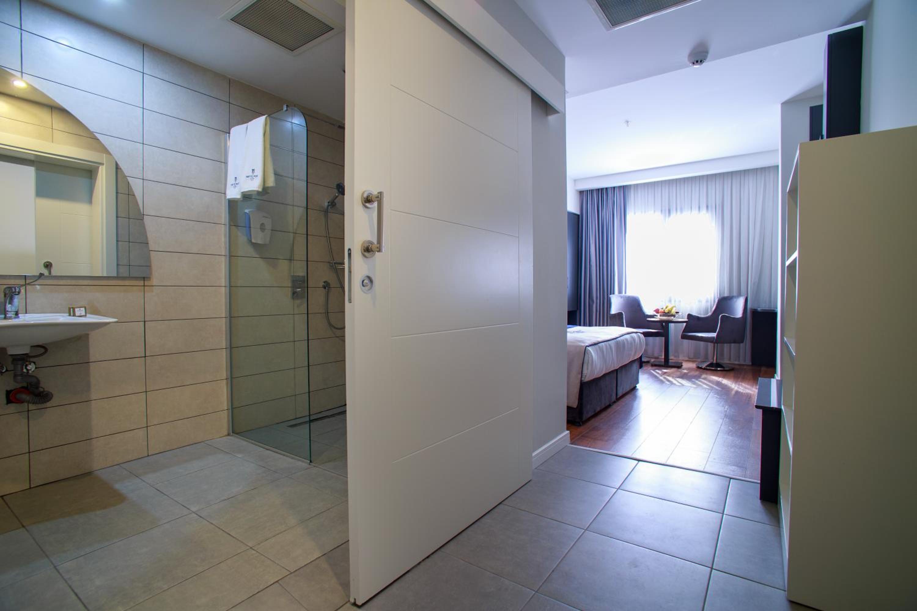 Double Room - Disability Access - Photo 4