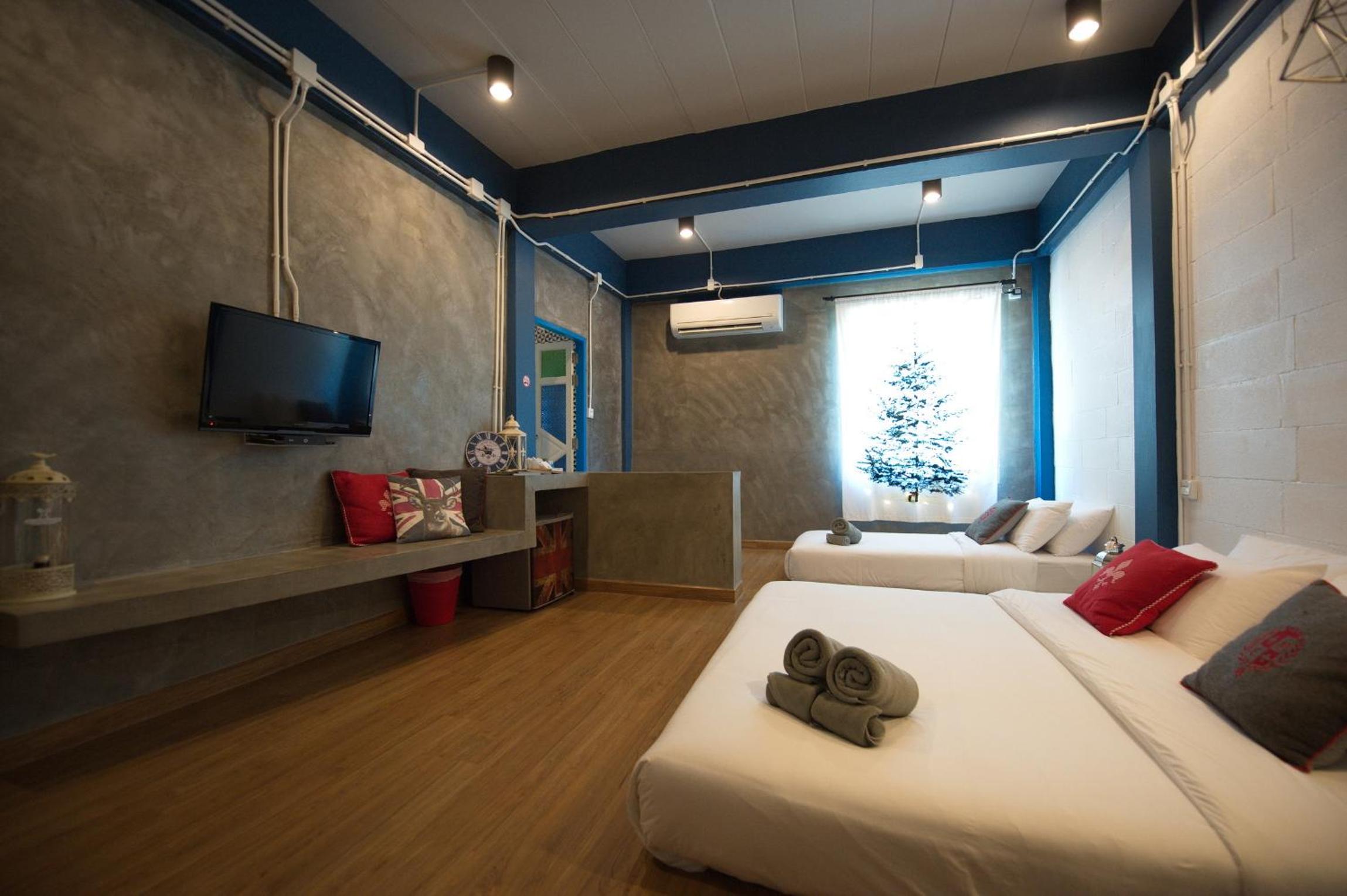 Standard Quadruple Room with Mountain View