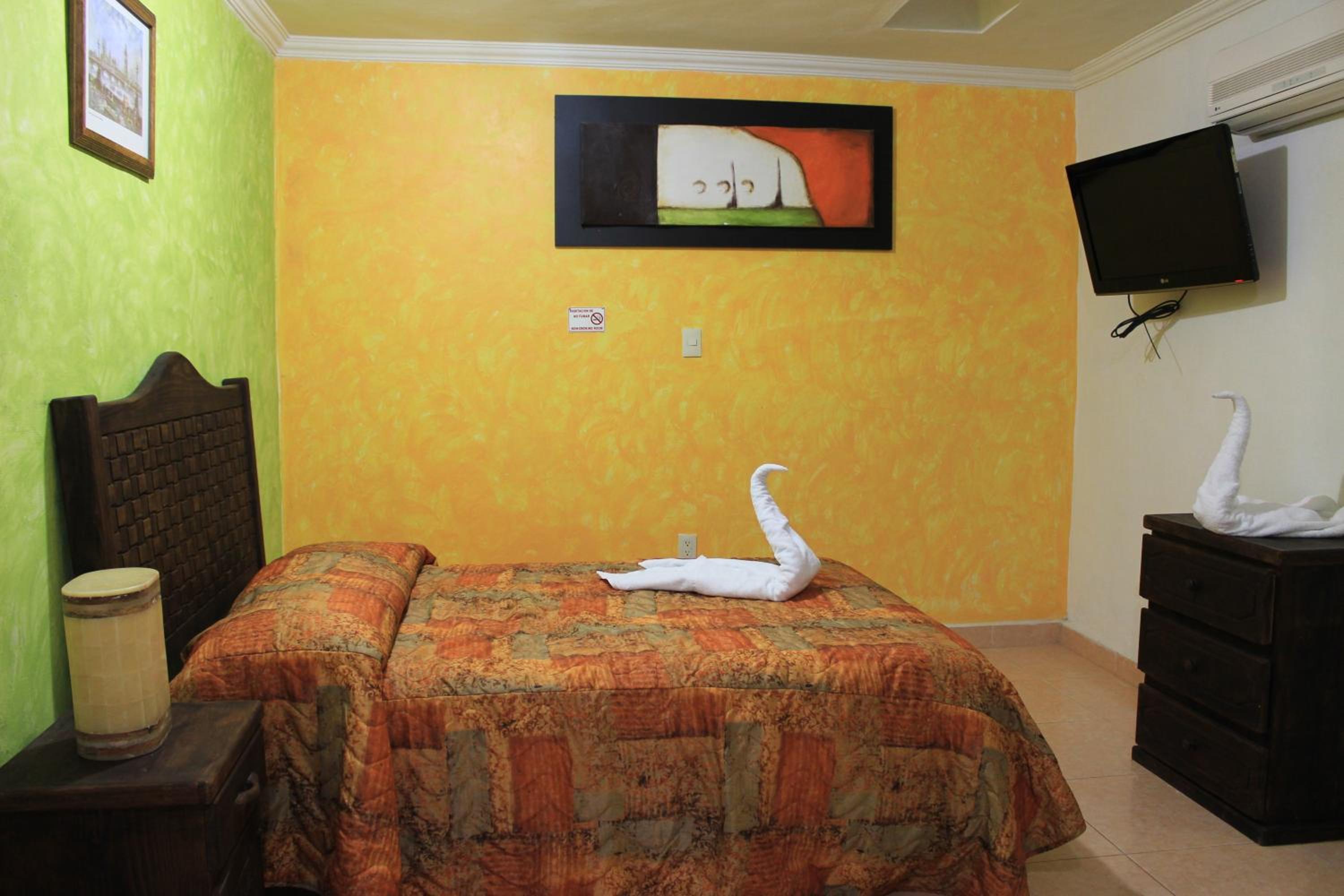 Budget Double Room photo 2