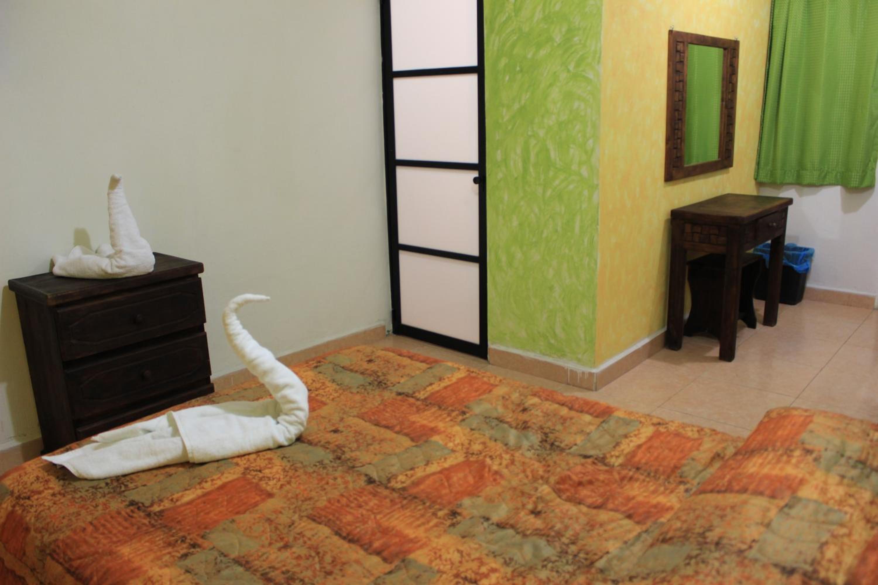 Budget Double Room photo 3