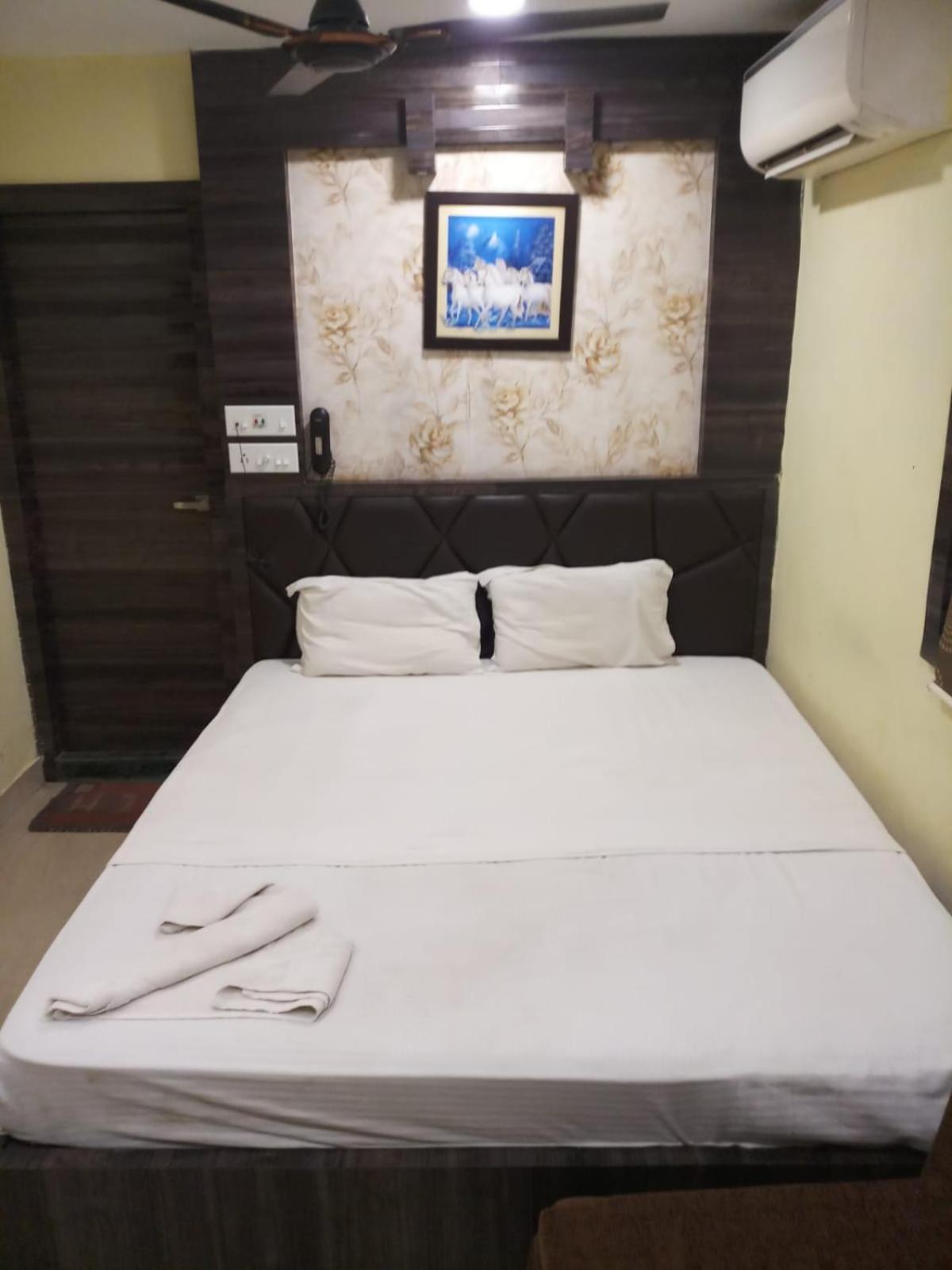 Standard Double Room - Photo 5