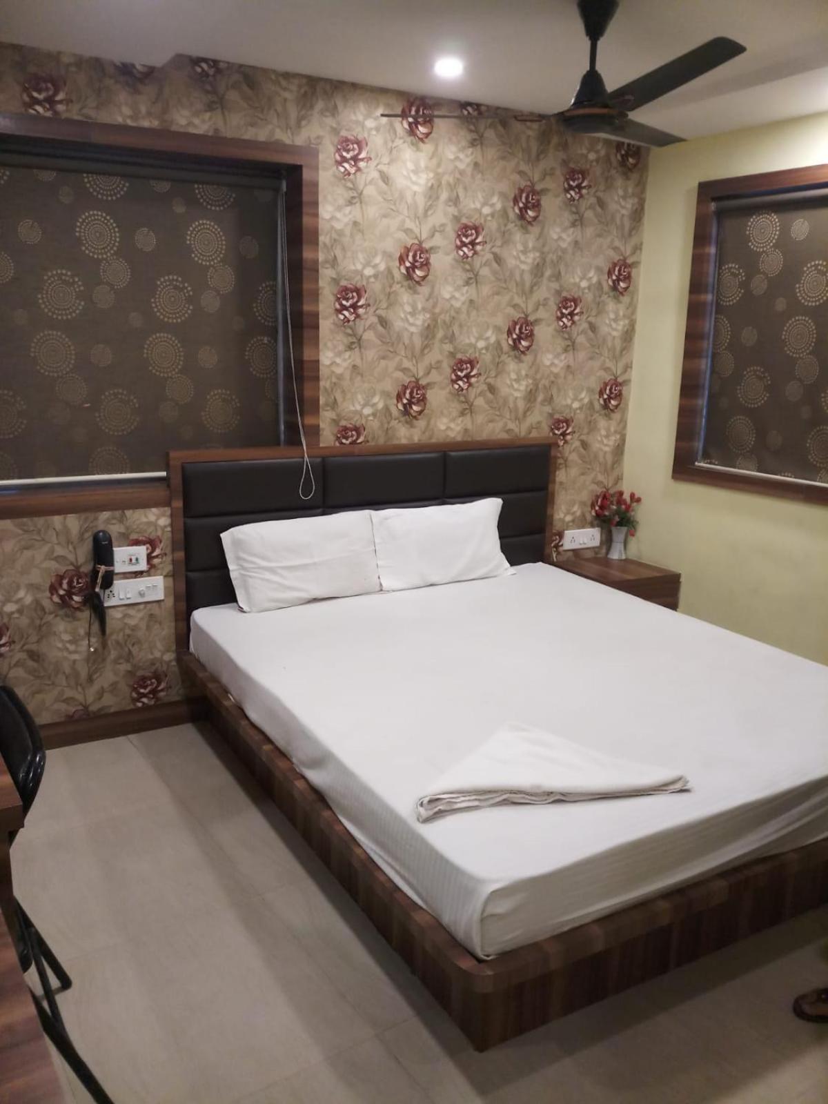 Standard Double Room - Photo 4