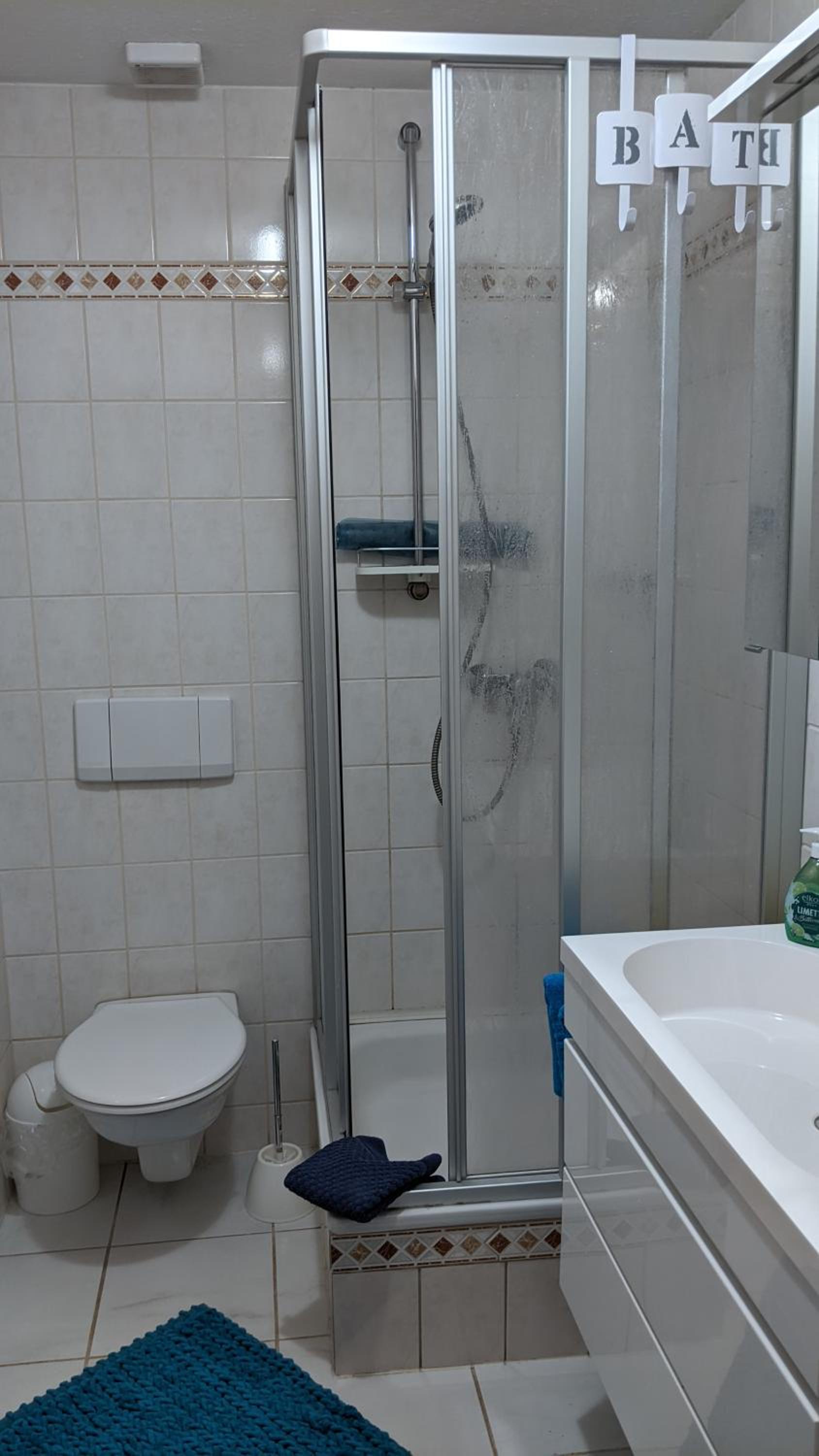 One-Bedroom Apartment - Photo 12