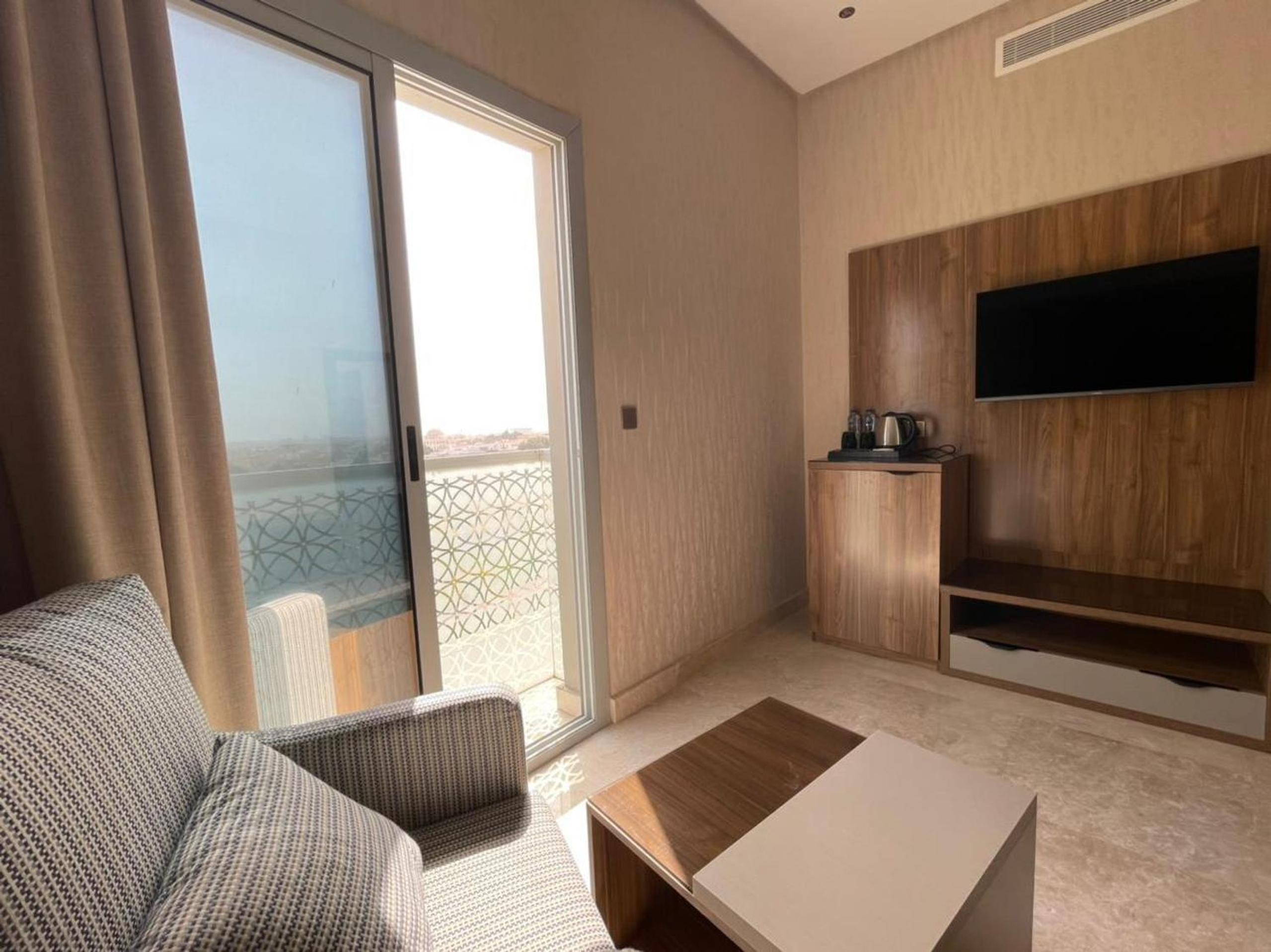 Queen Room with Garden View - Photo 5