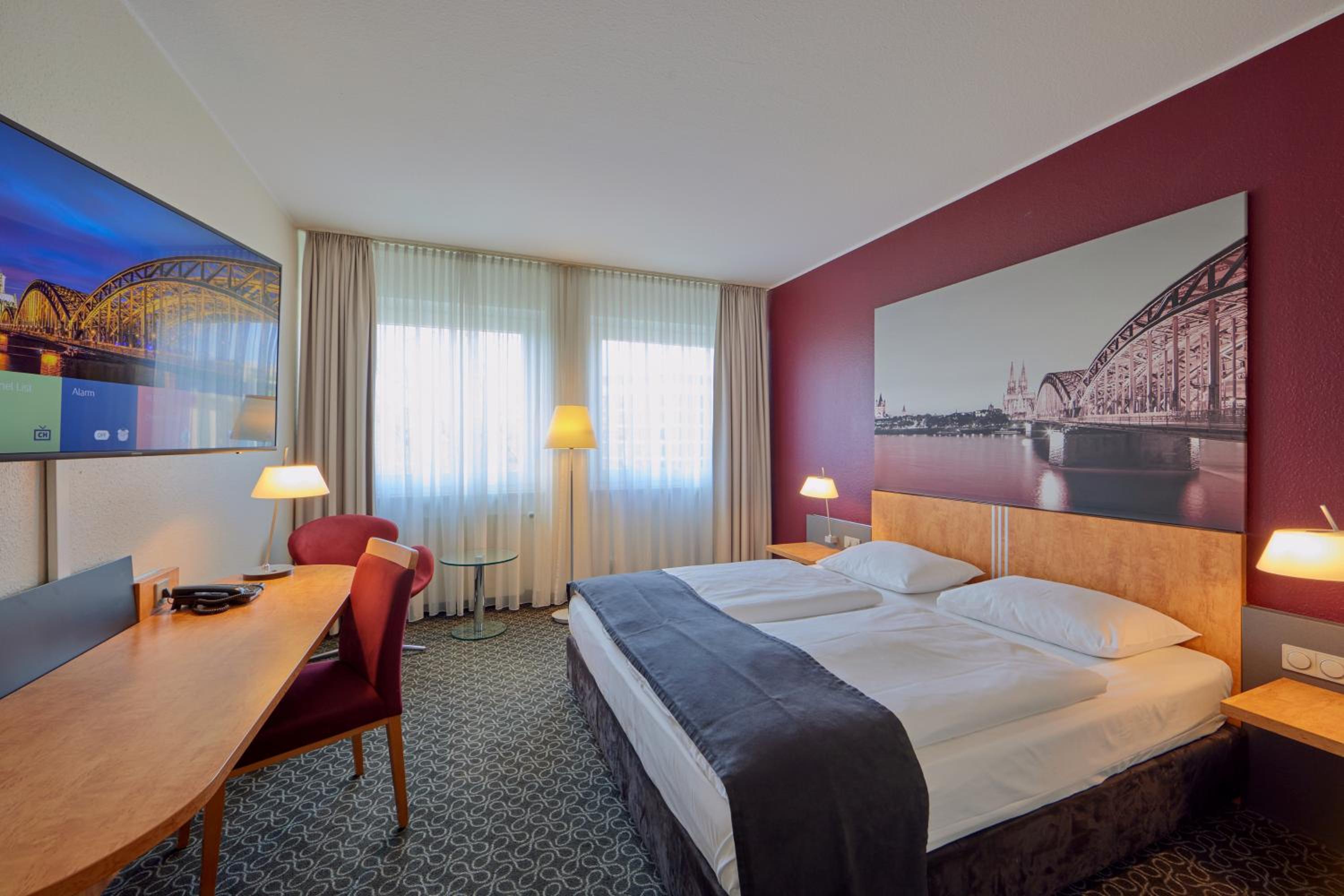 Standard King Room - Photo 1
