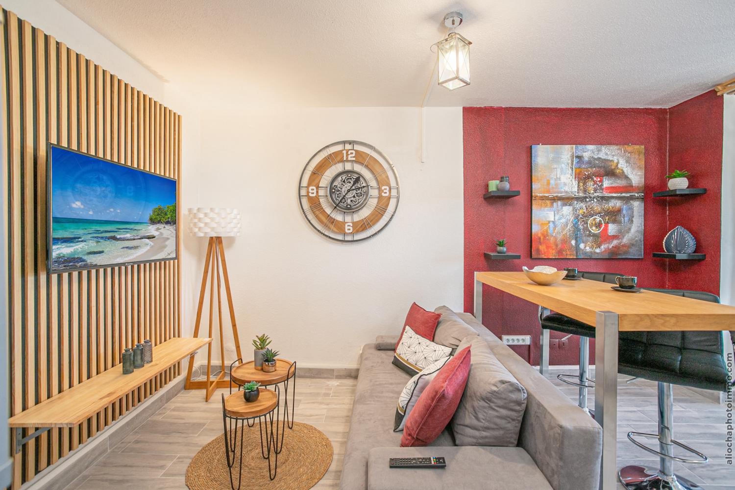One-Bedroom Apartment - Photo 10