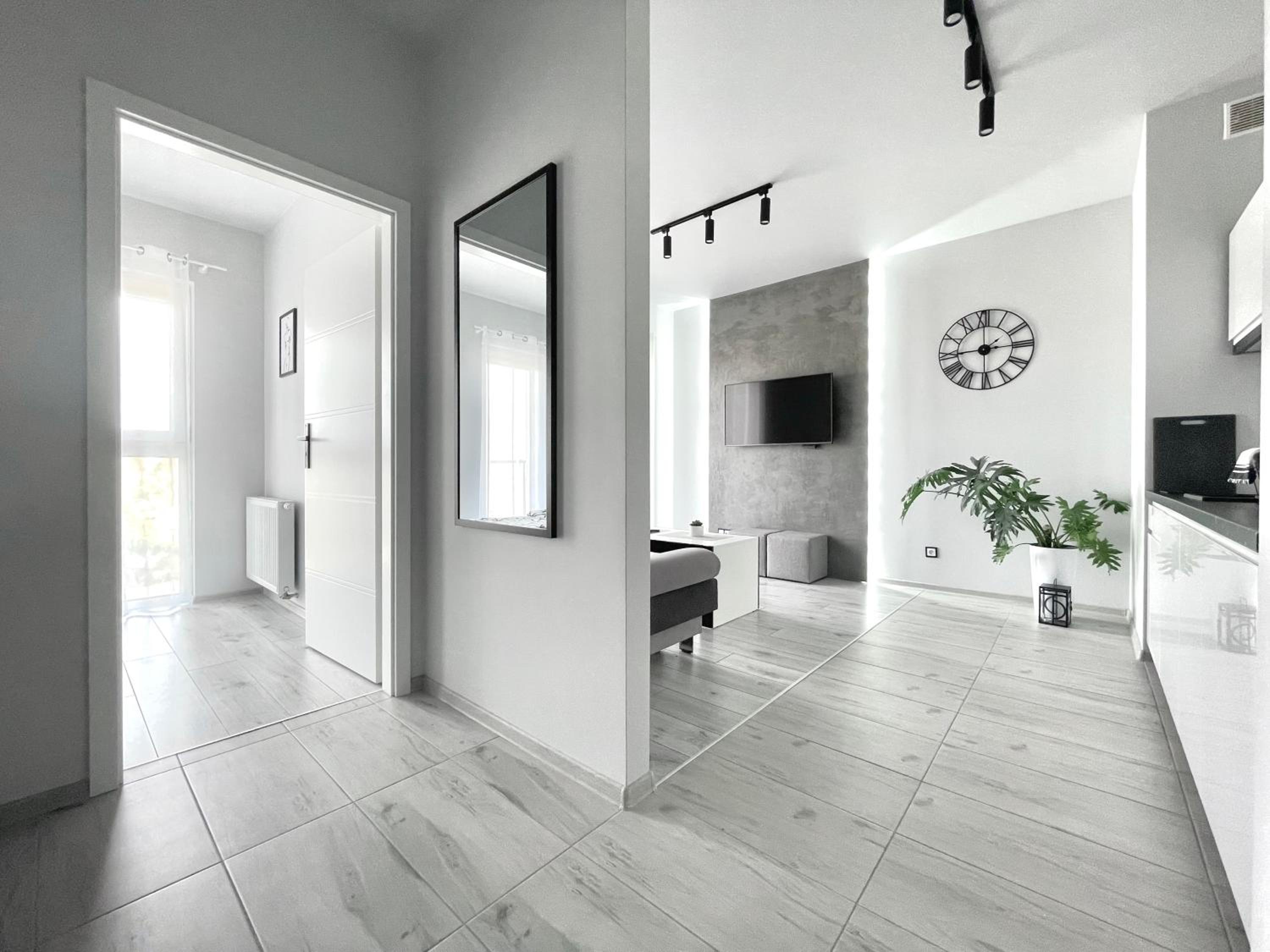 One-Bedroom Apartment - Photo 18
