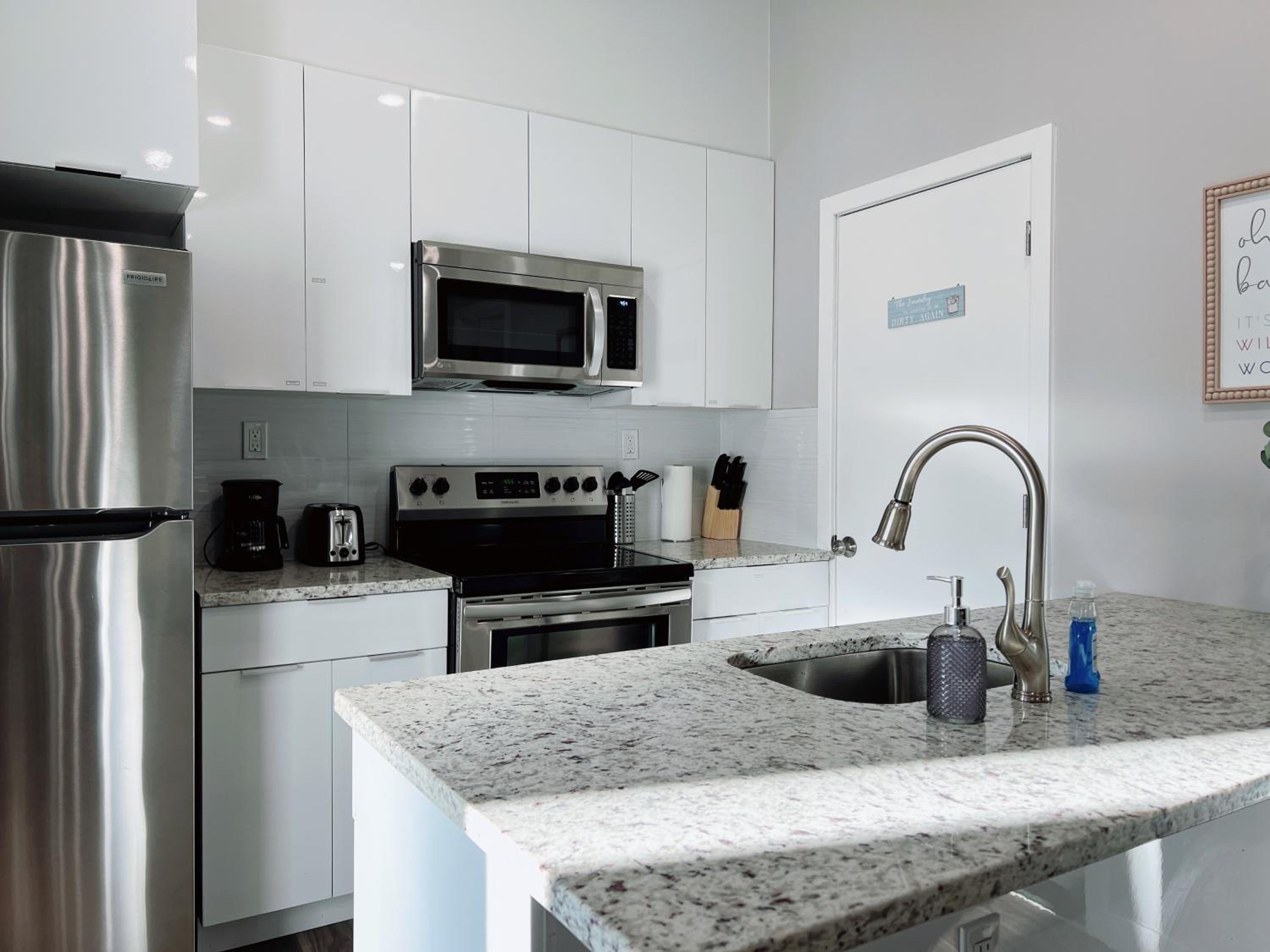 Two-Bedroom Apartment - Photo 9