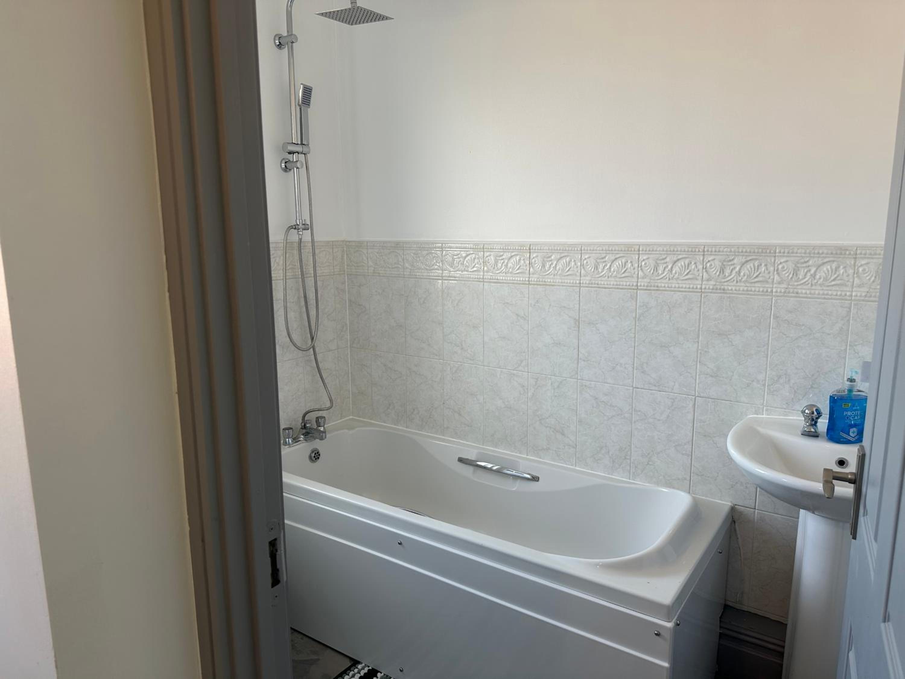 Three-Bedroom Apartment - Photo 71