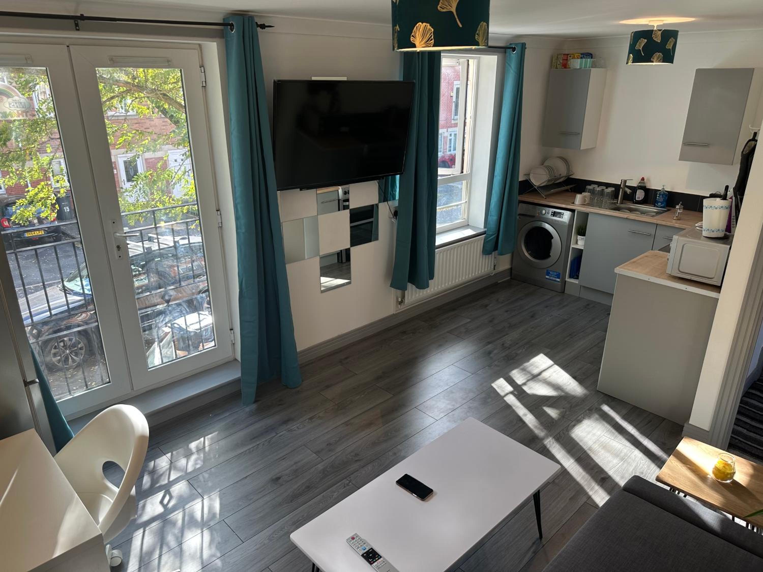 Three-Bedroom Apartment - Photo 51