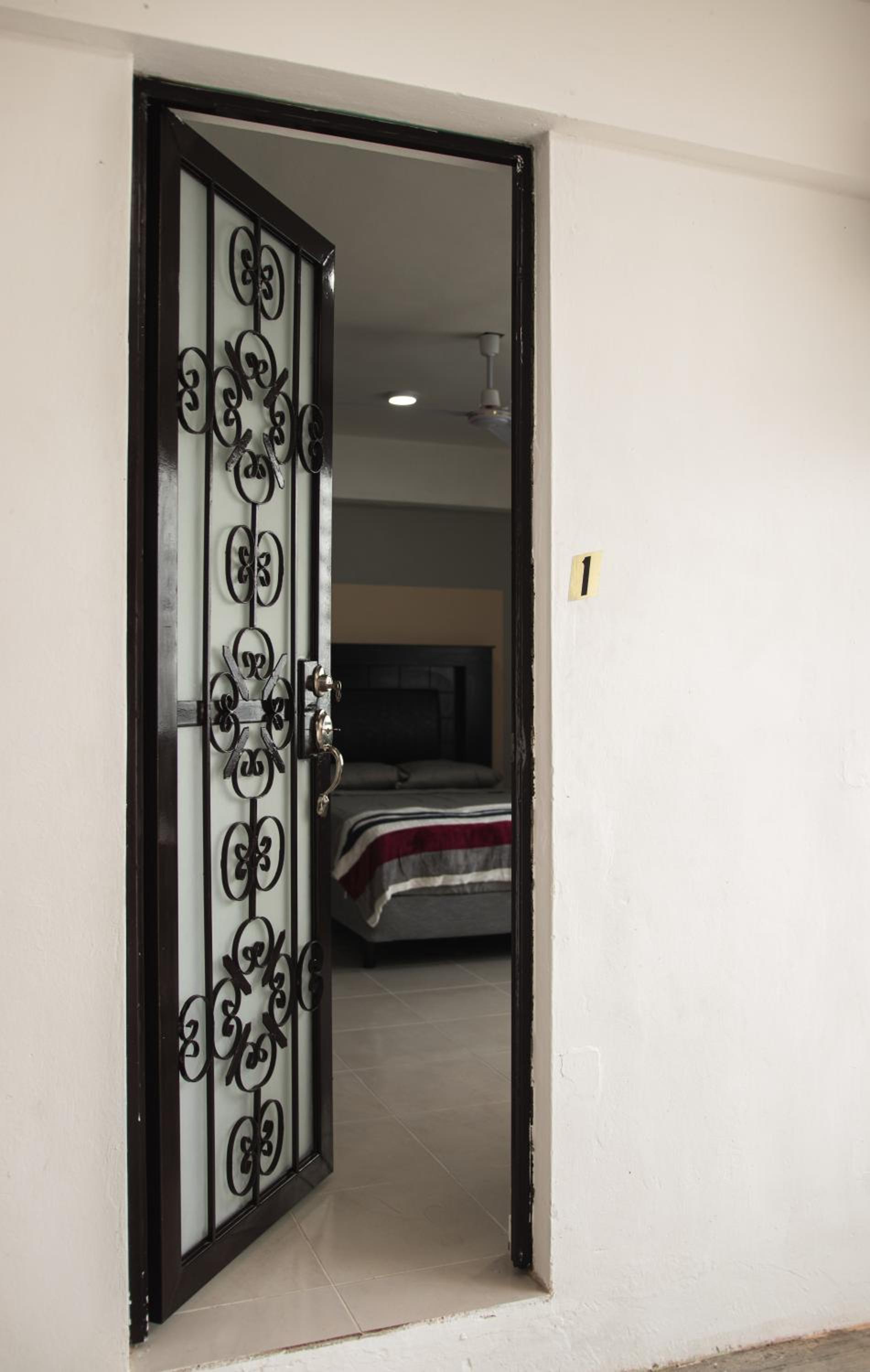 One-Bedroom Apartment - Photo 42
