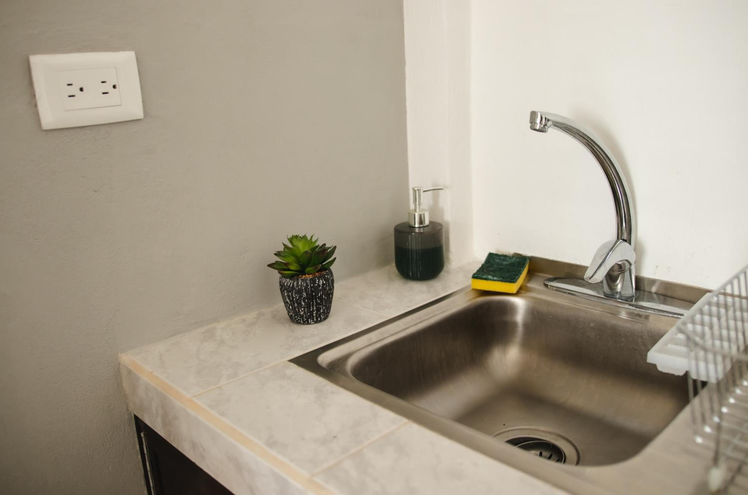One-Bedroom Apartment - Photo 39