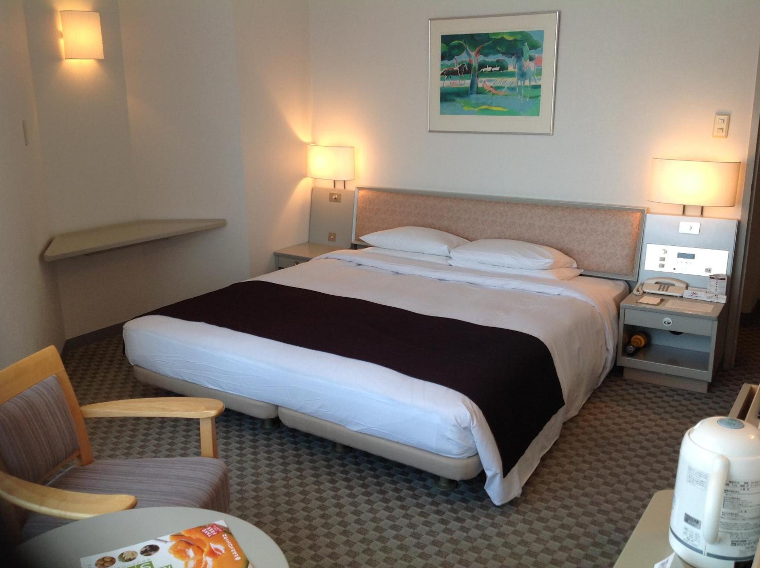 Corner Double Room - Non-Smoking-18:00check In-09:00check Out - Photo 3