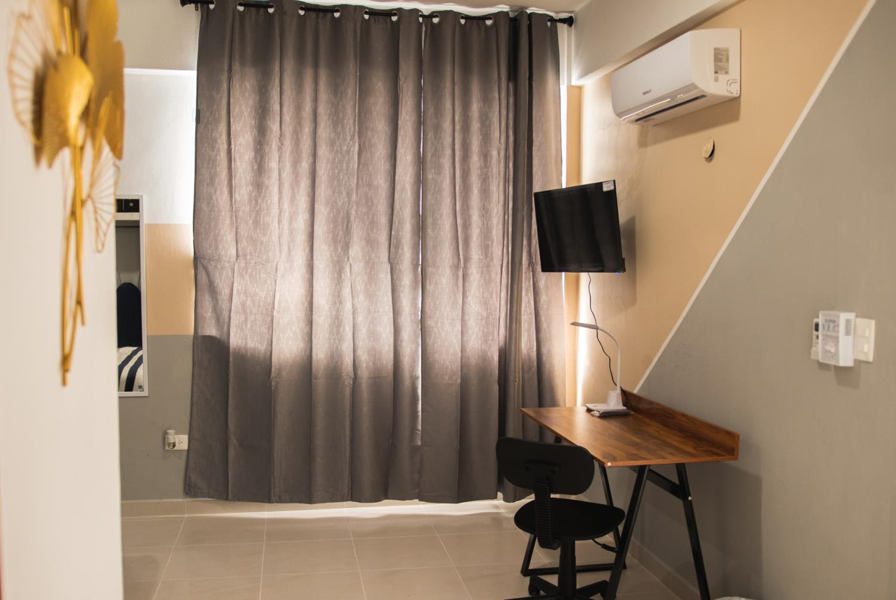 One-Bedroom Apartment - Photo 32