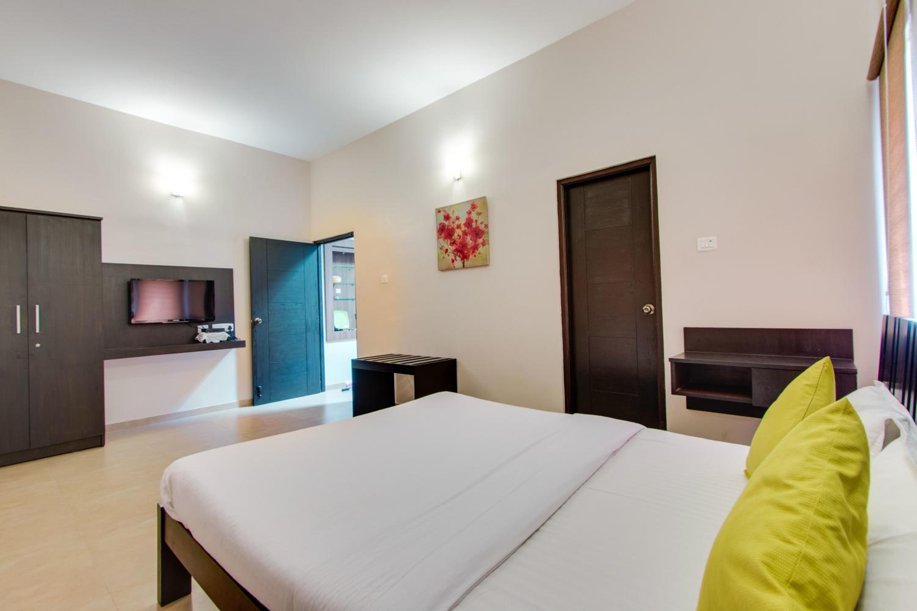 Studio Apartment - Photo 3