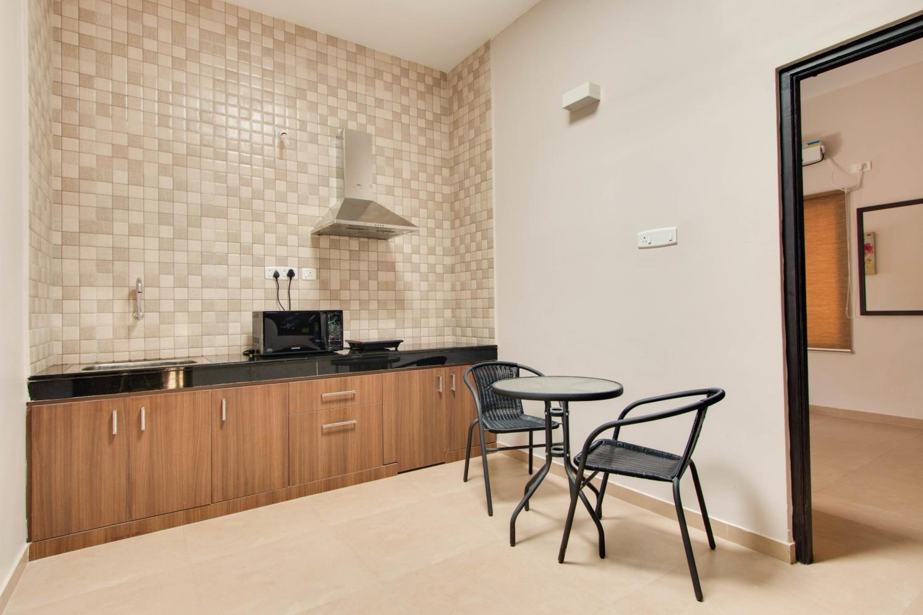 Studio Apartment - Photo 4