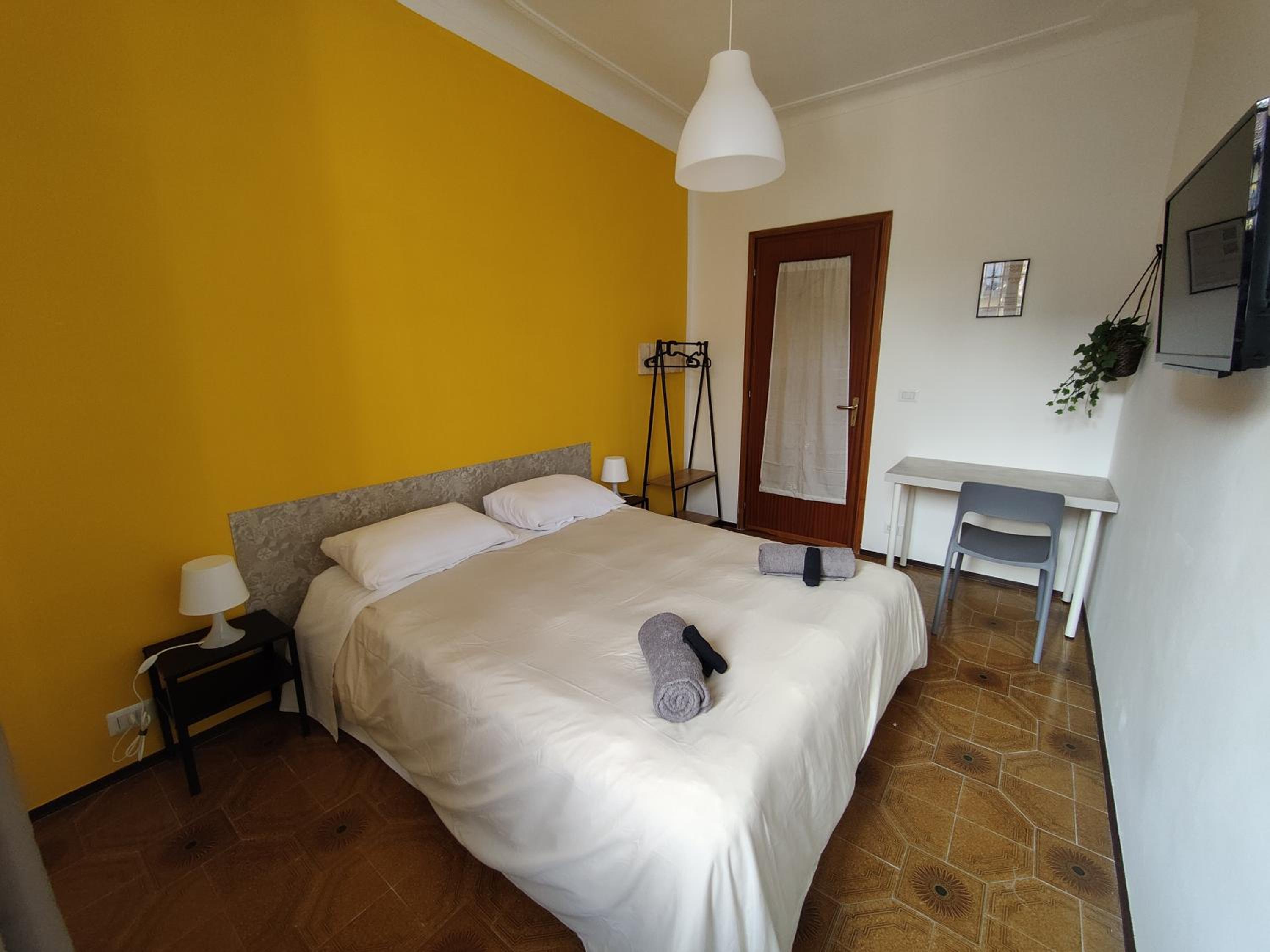 Double Room with Shared Bathroom photo 1