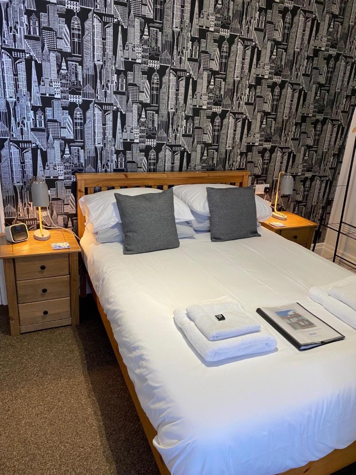 Large Double Room photo 3