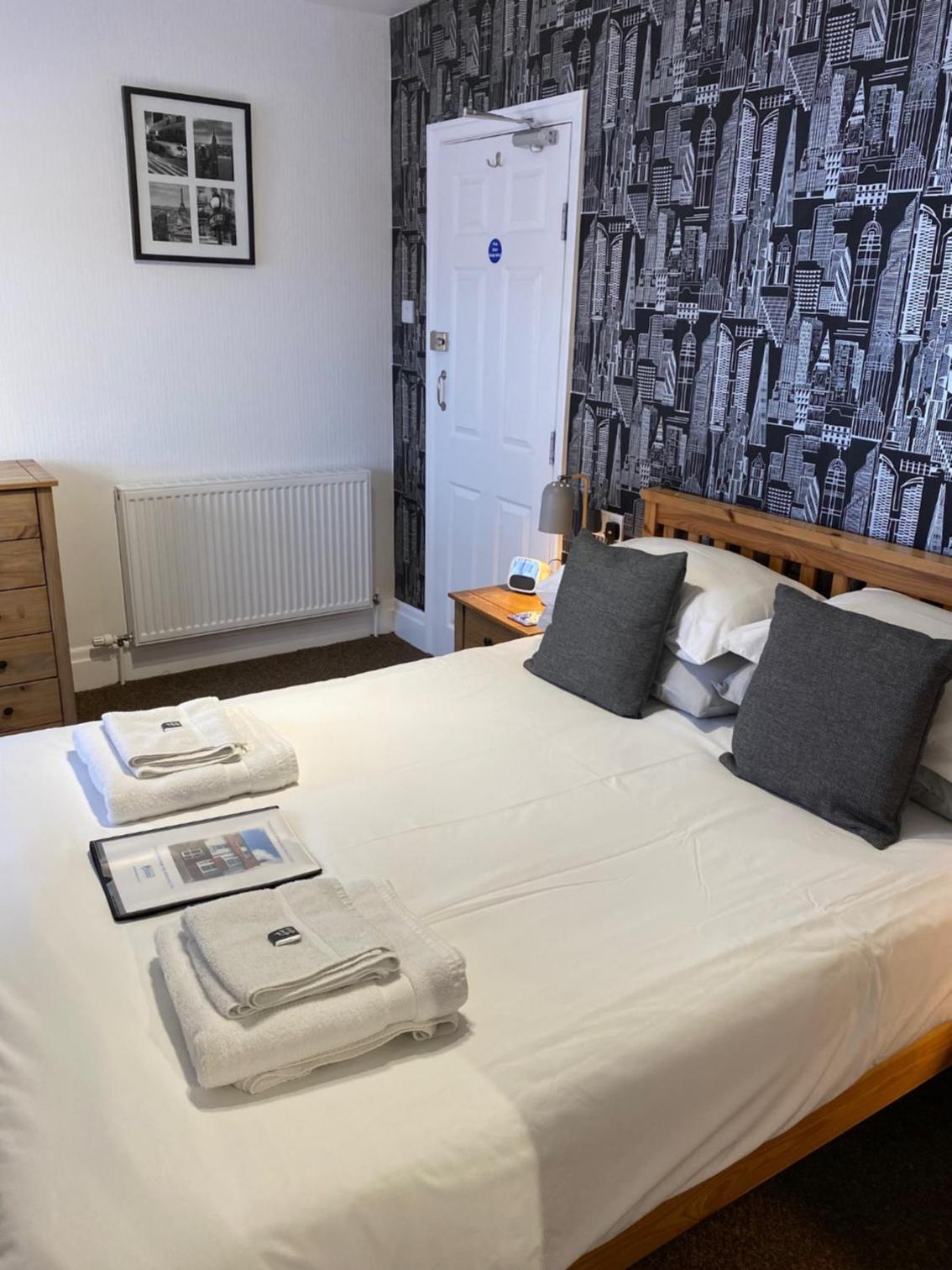 Large Double Room photo 2