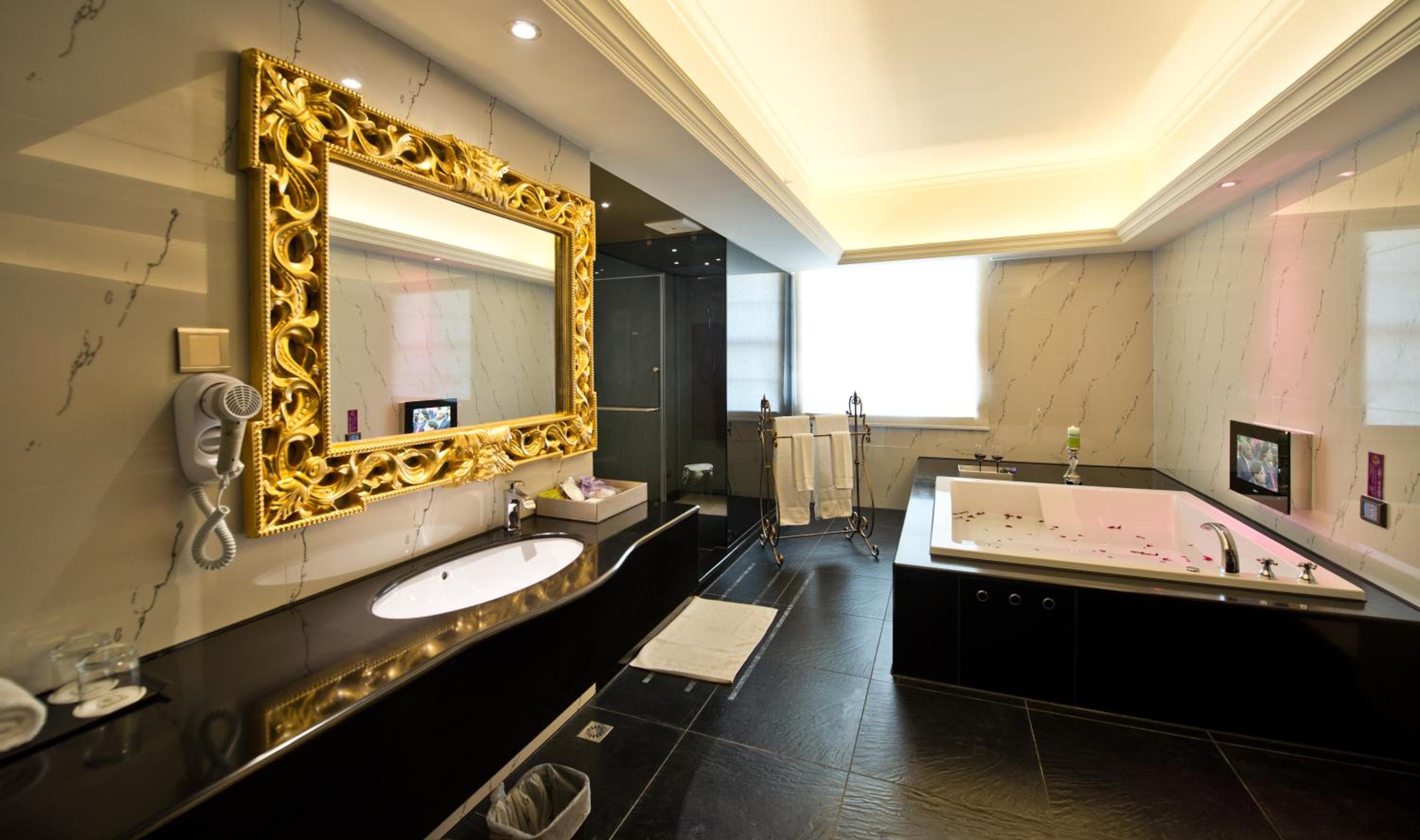 King Suite A photo 2