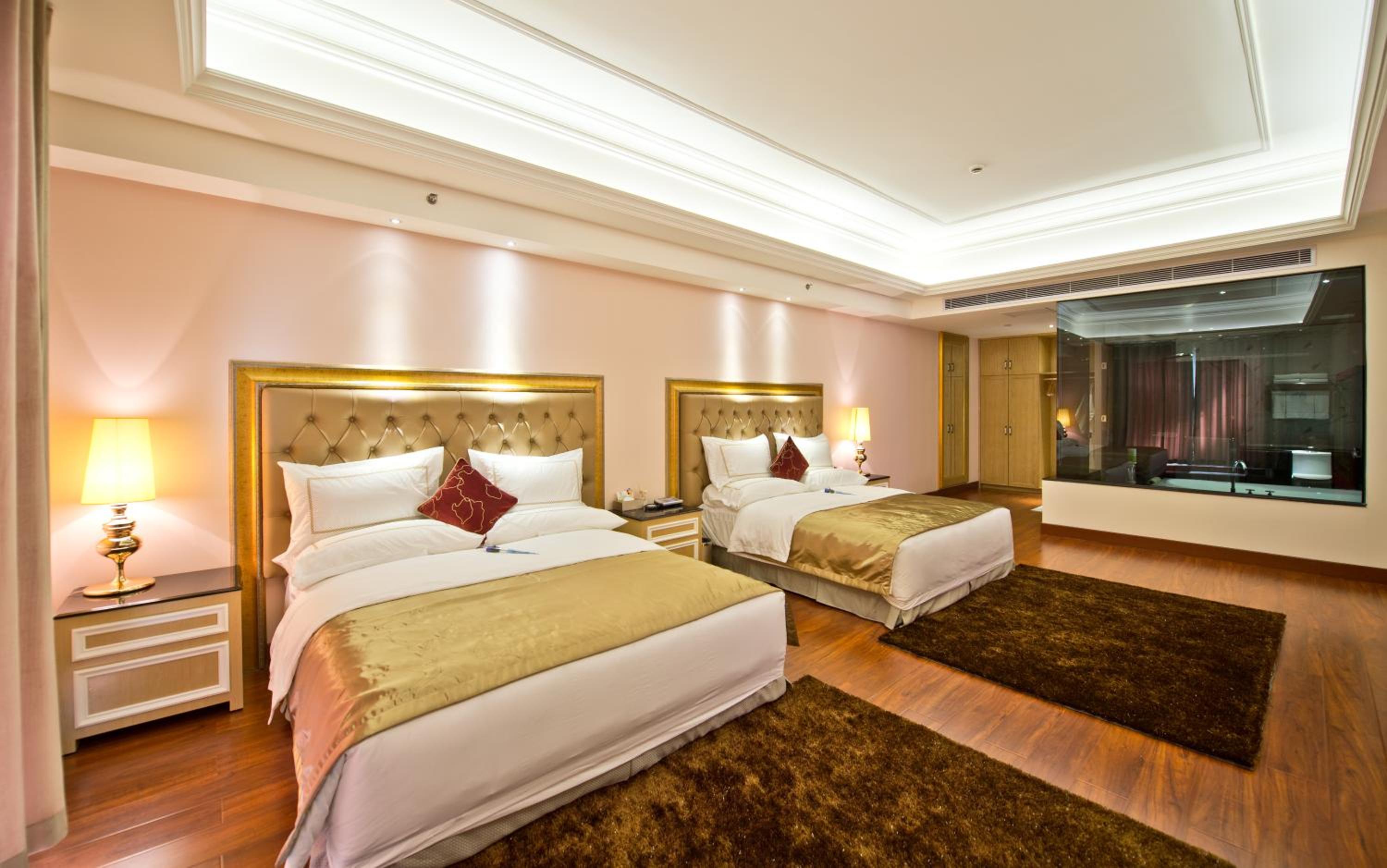 Executive Suite photo 2