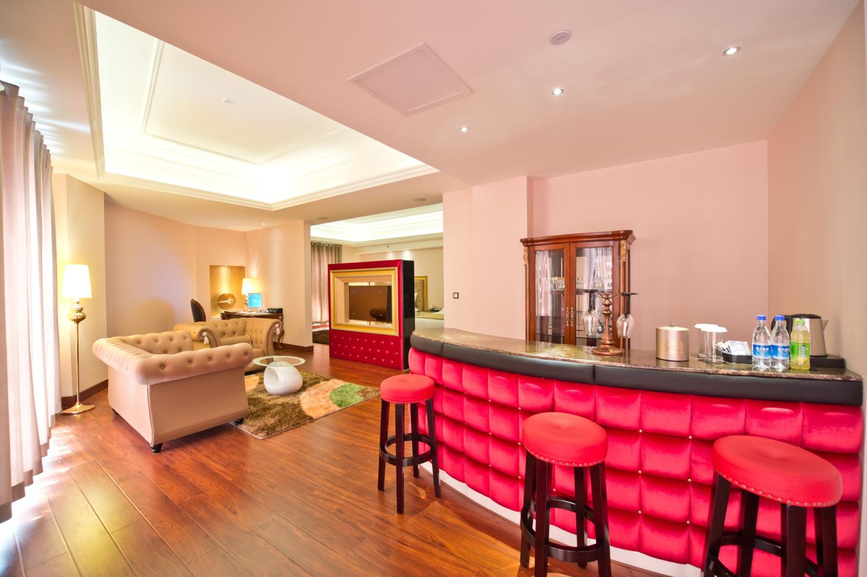 Executive Suite photo 3