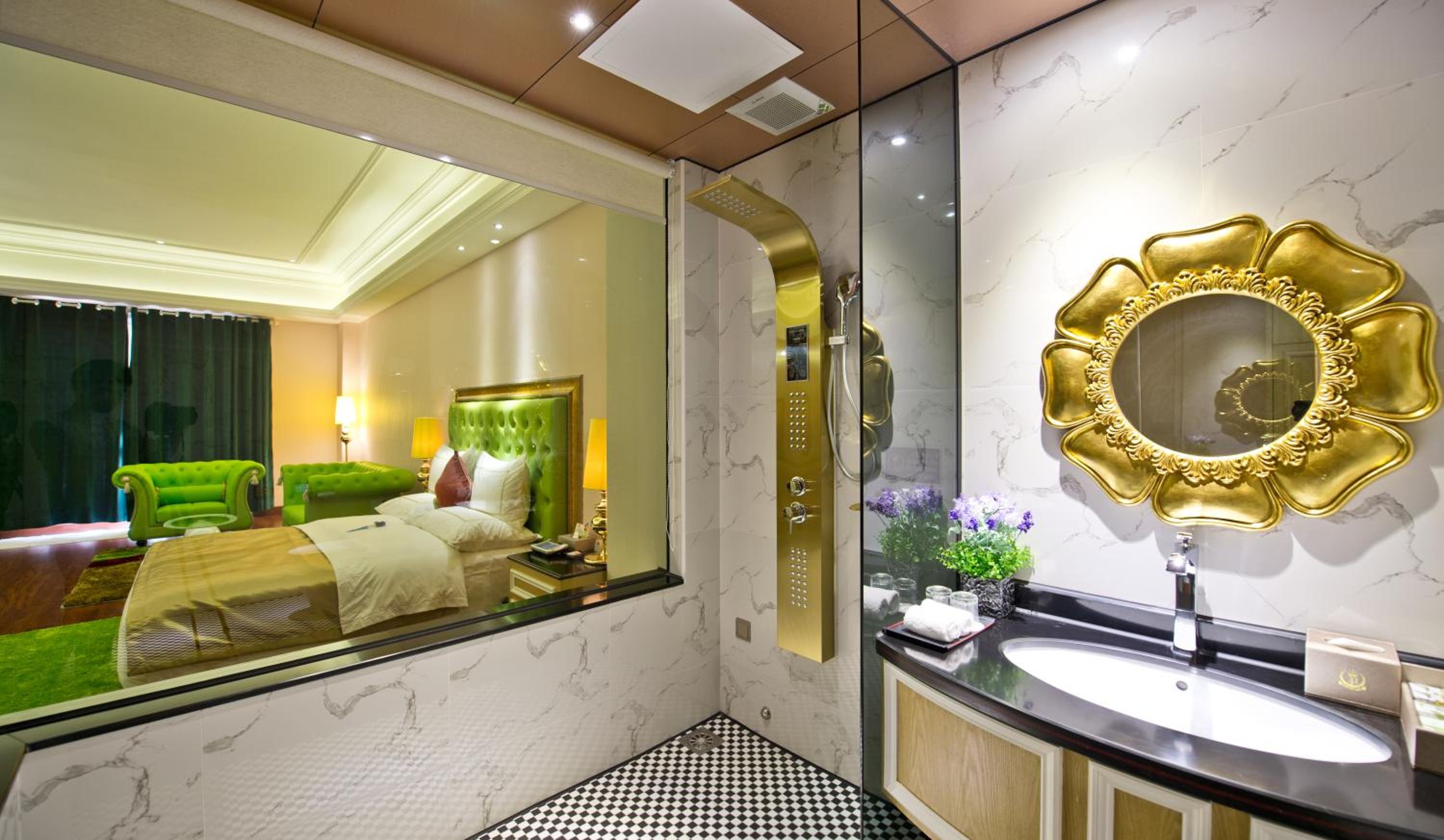 Deluxe Single Room with Balcony photo 2