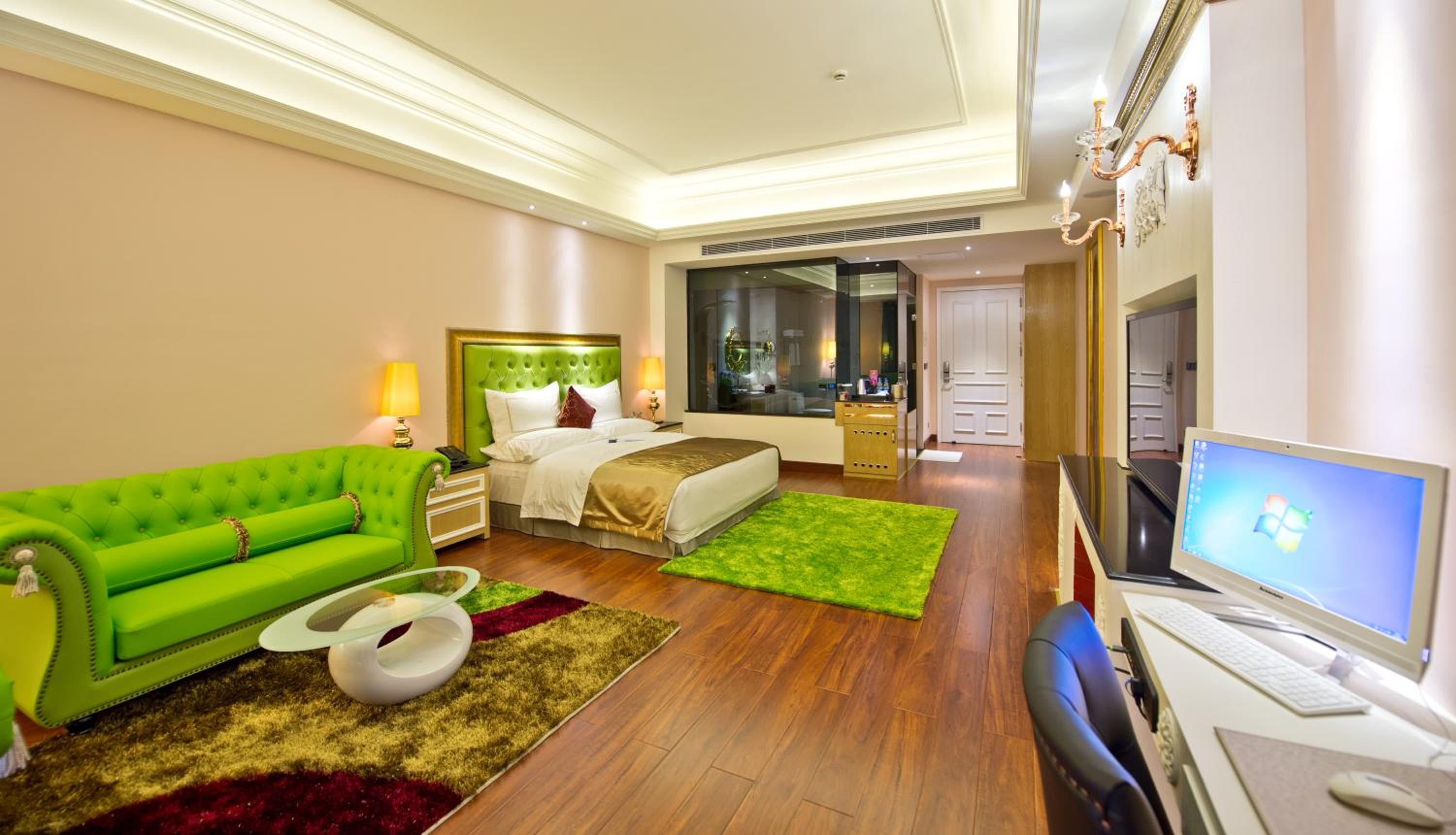 Deluxe Single Room with Balcony photo 3