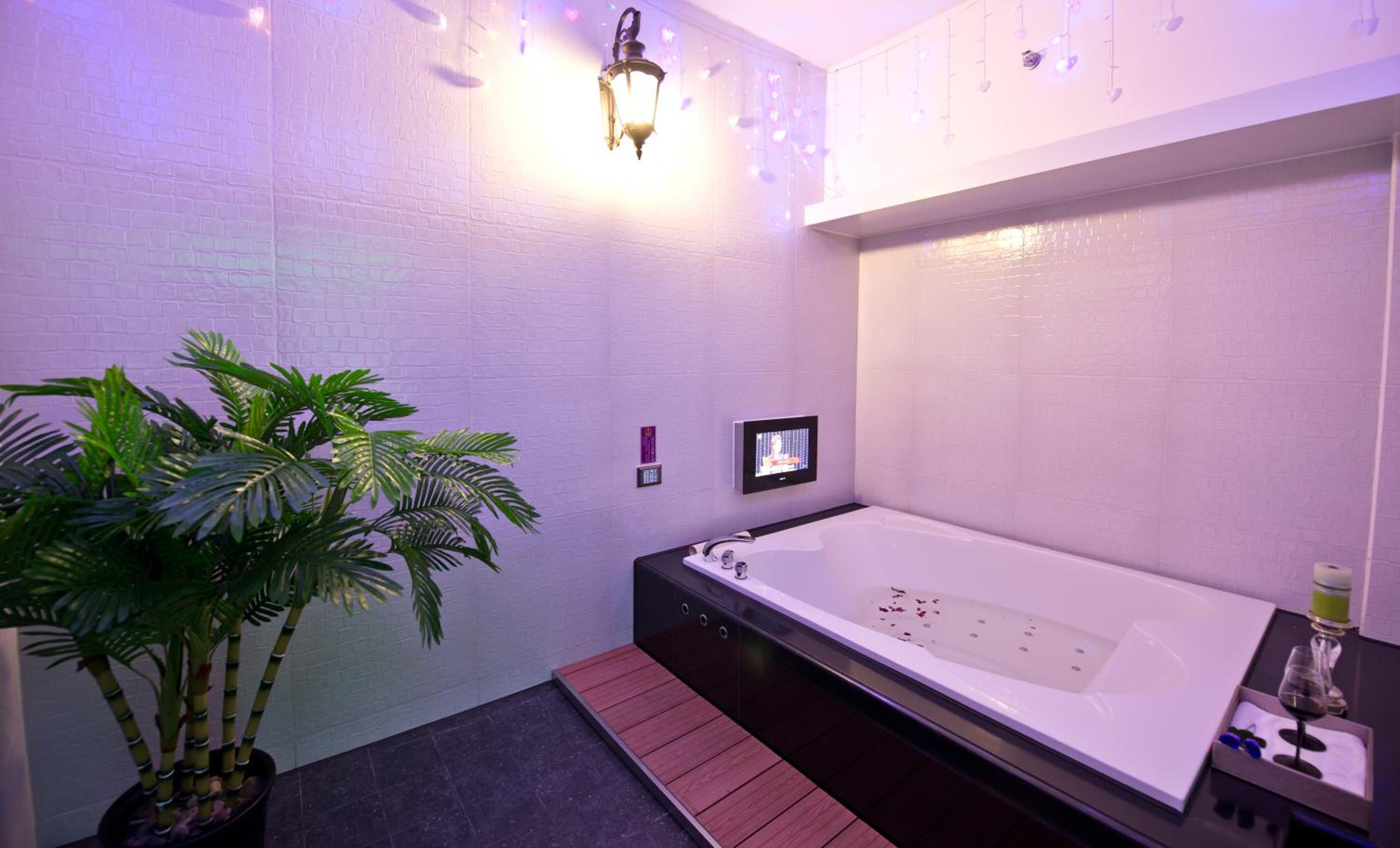 King Suite C photo 2