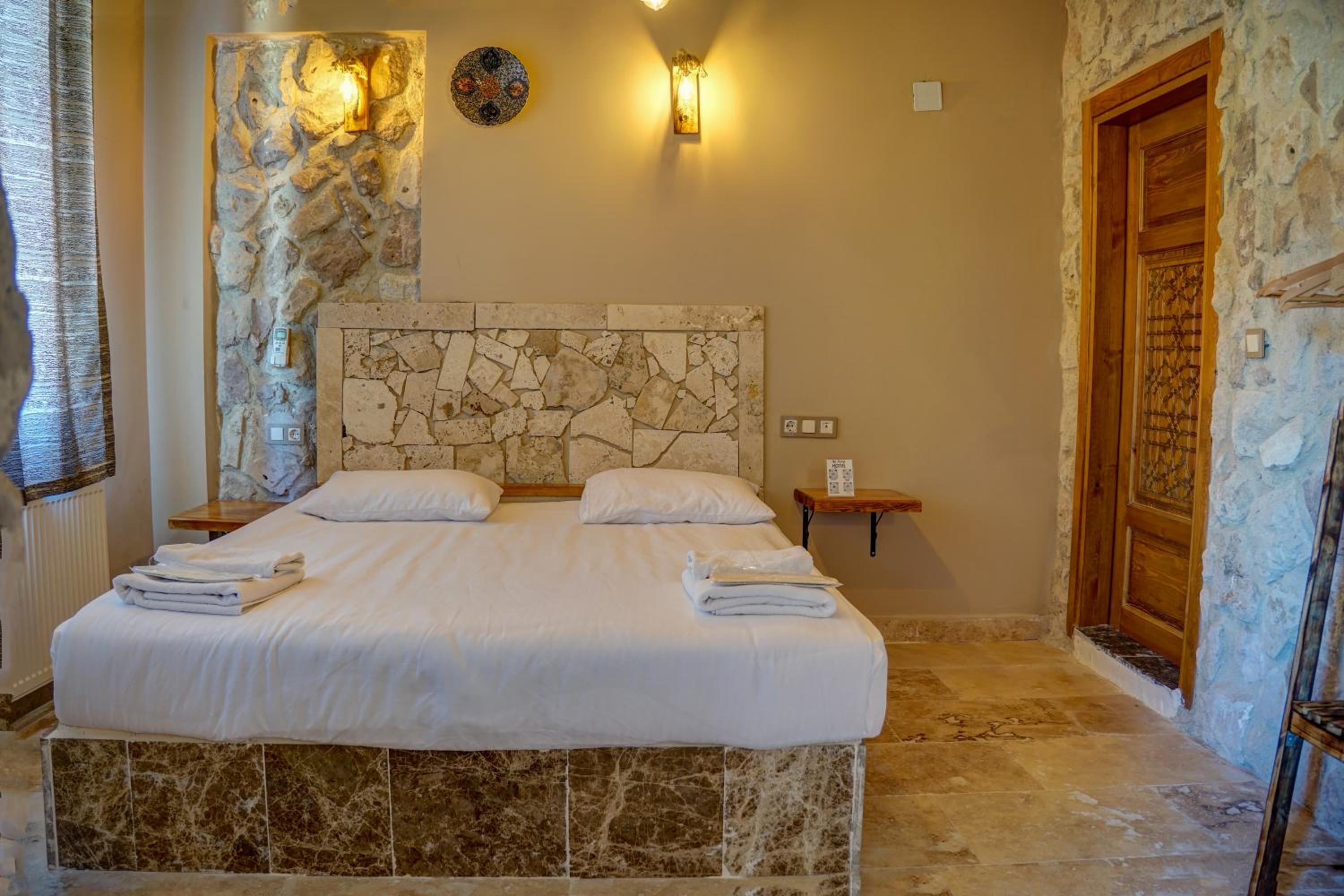 Deluxe Family Suite - Photo 3