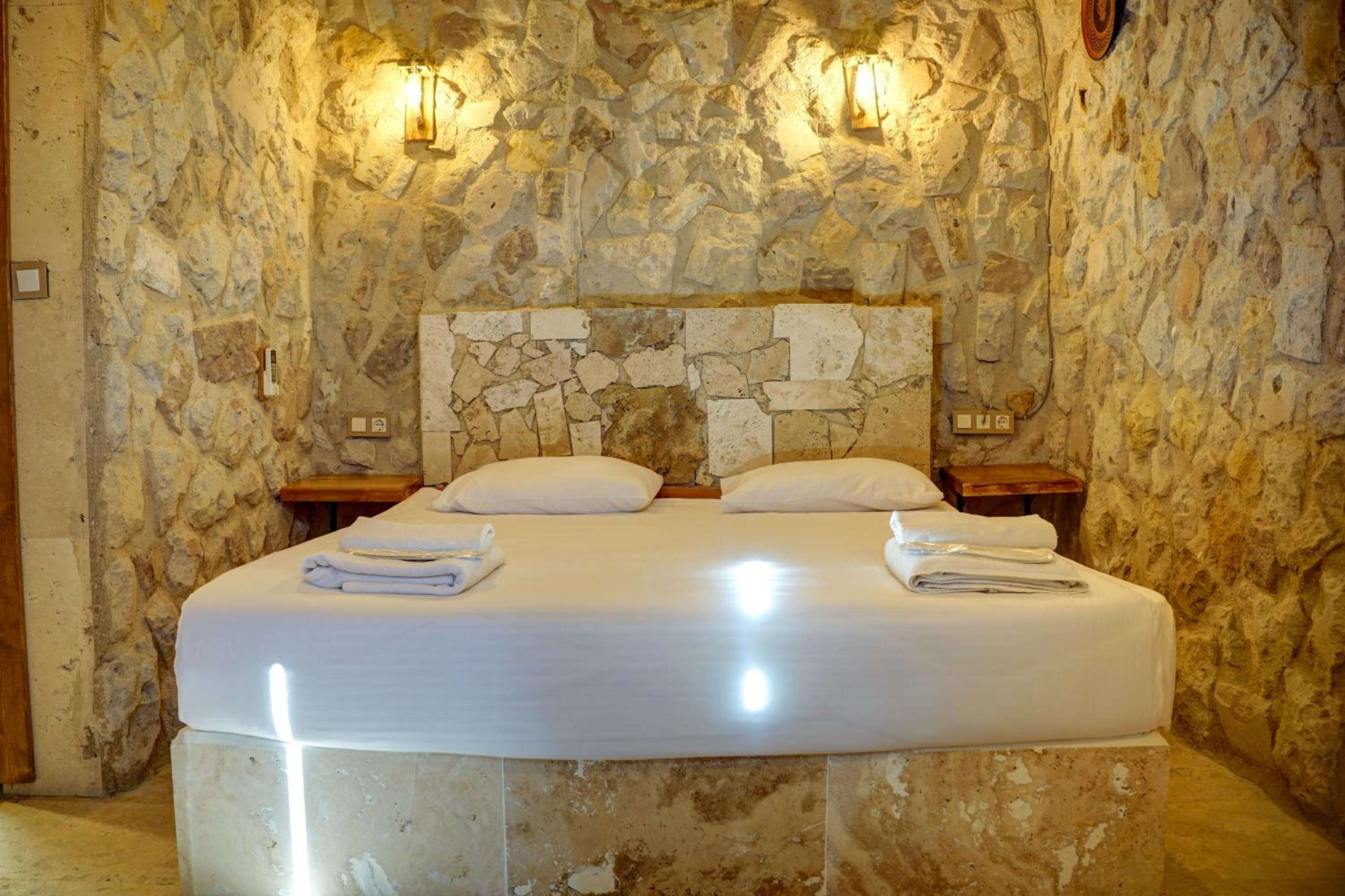 Double Room with Garden View - Photo 8