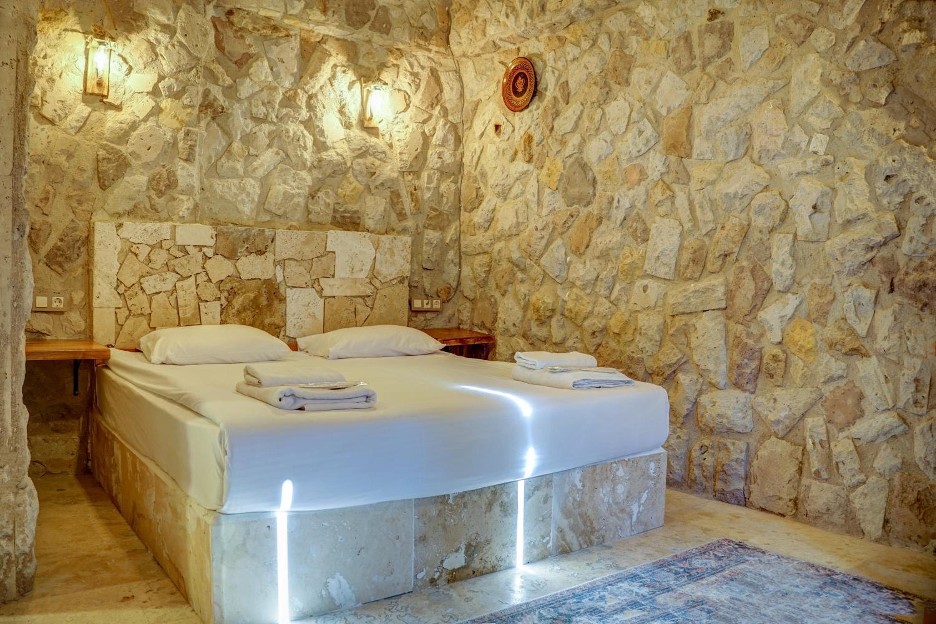 Double Room with Garden View - Photo 6