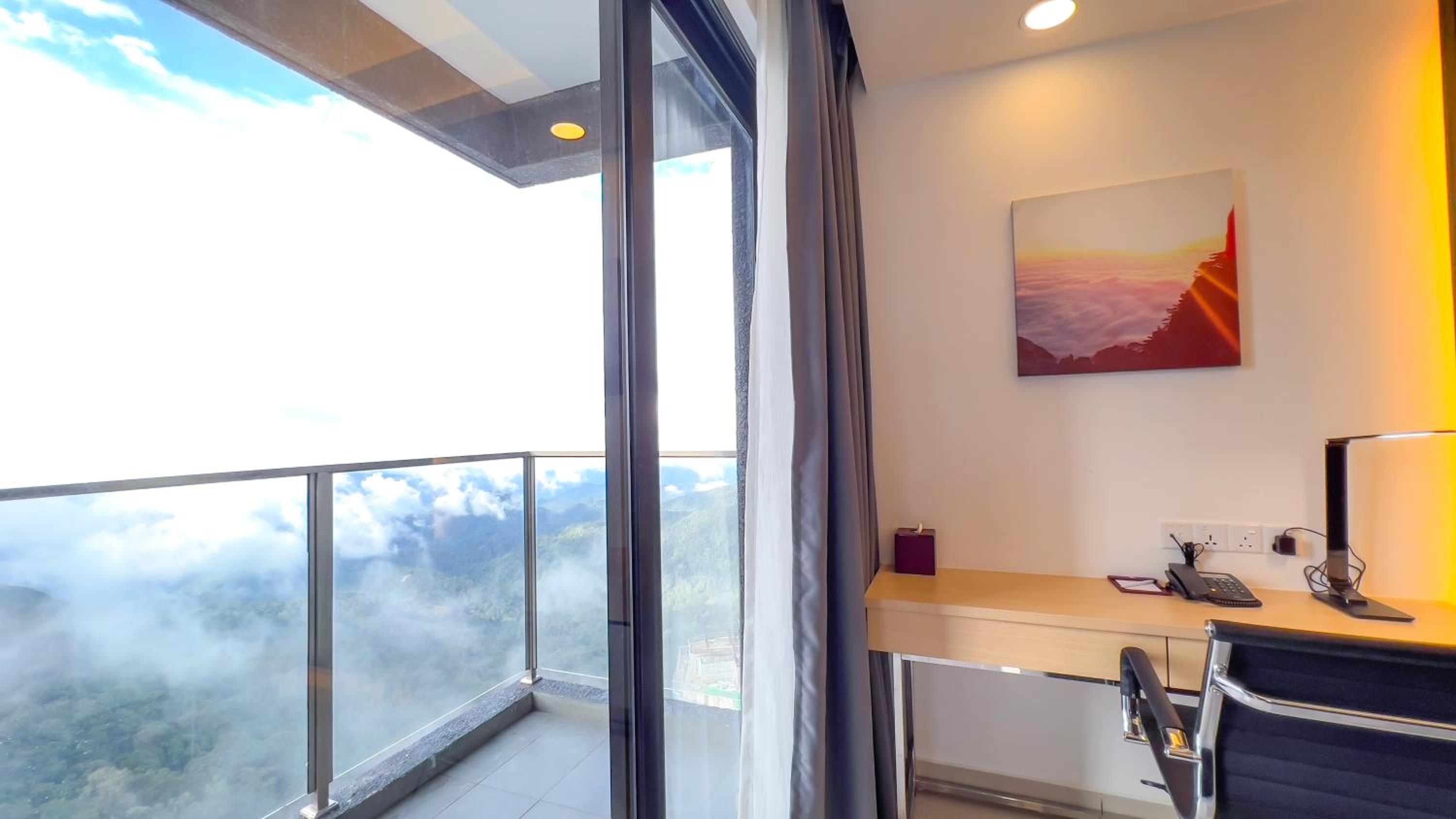 One-Bedroom Suite - Photo 13