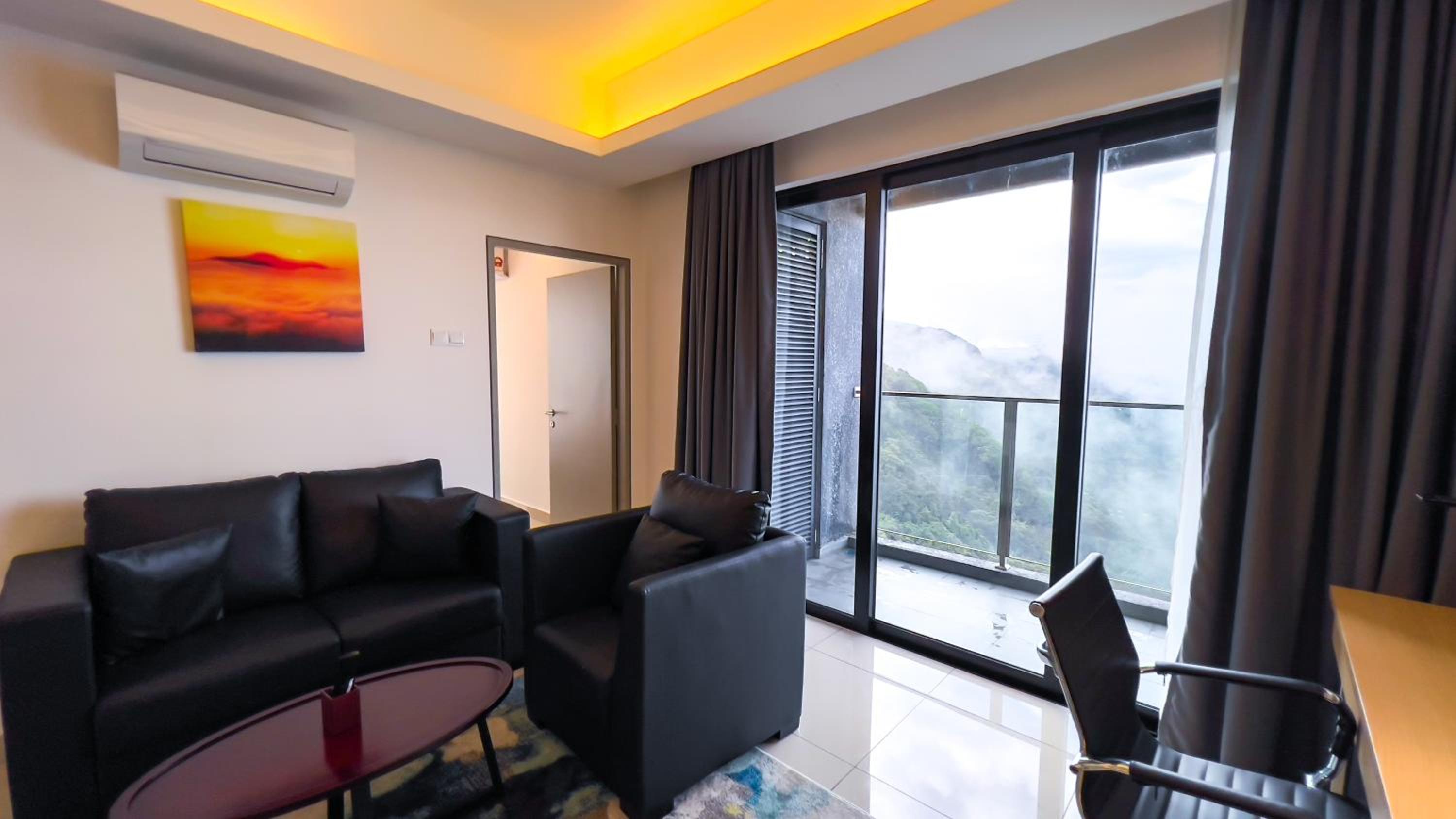 One-Bedroom Suite - Photo 23
