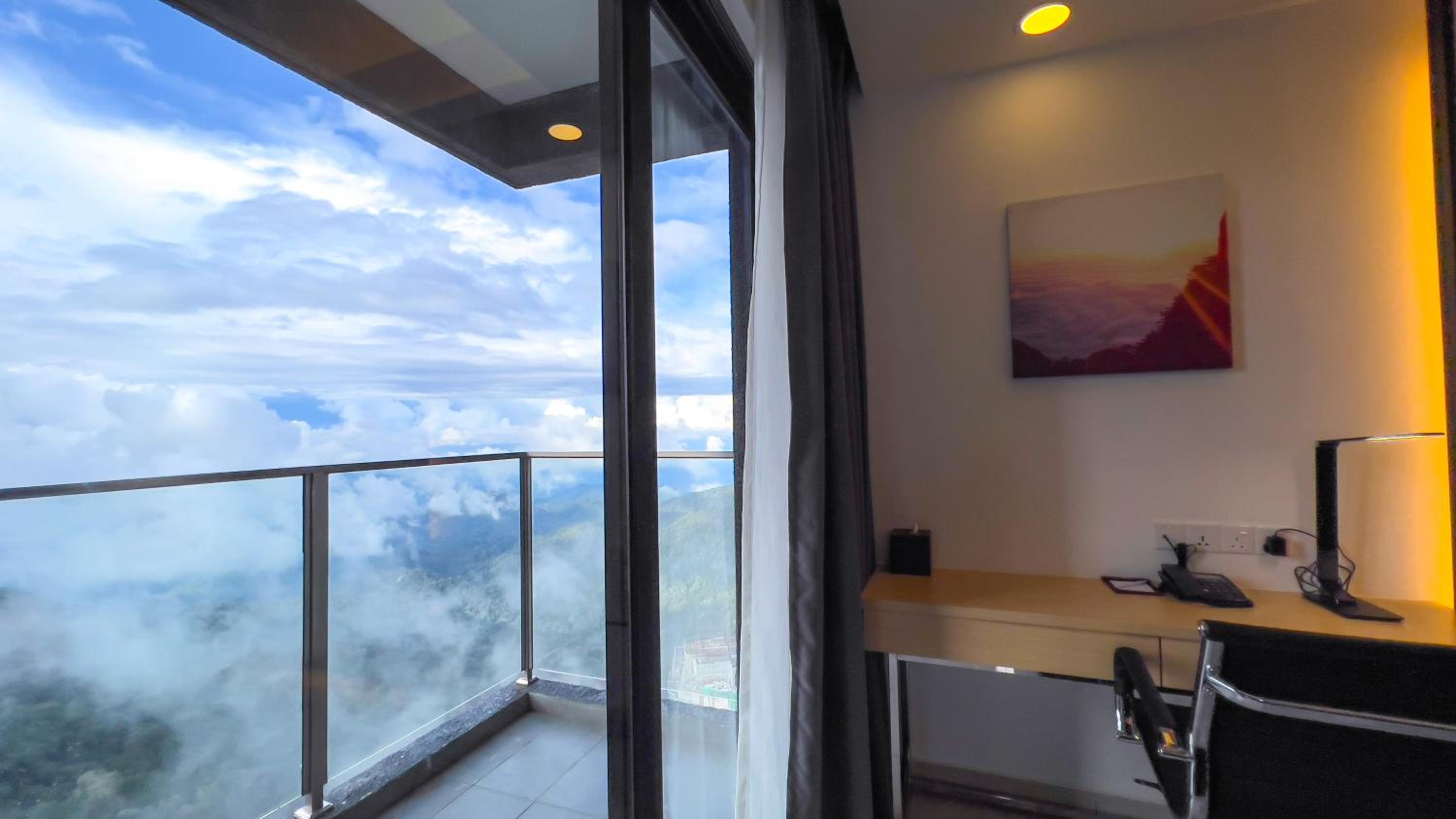One-Bedroom Suite - Photo 2
