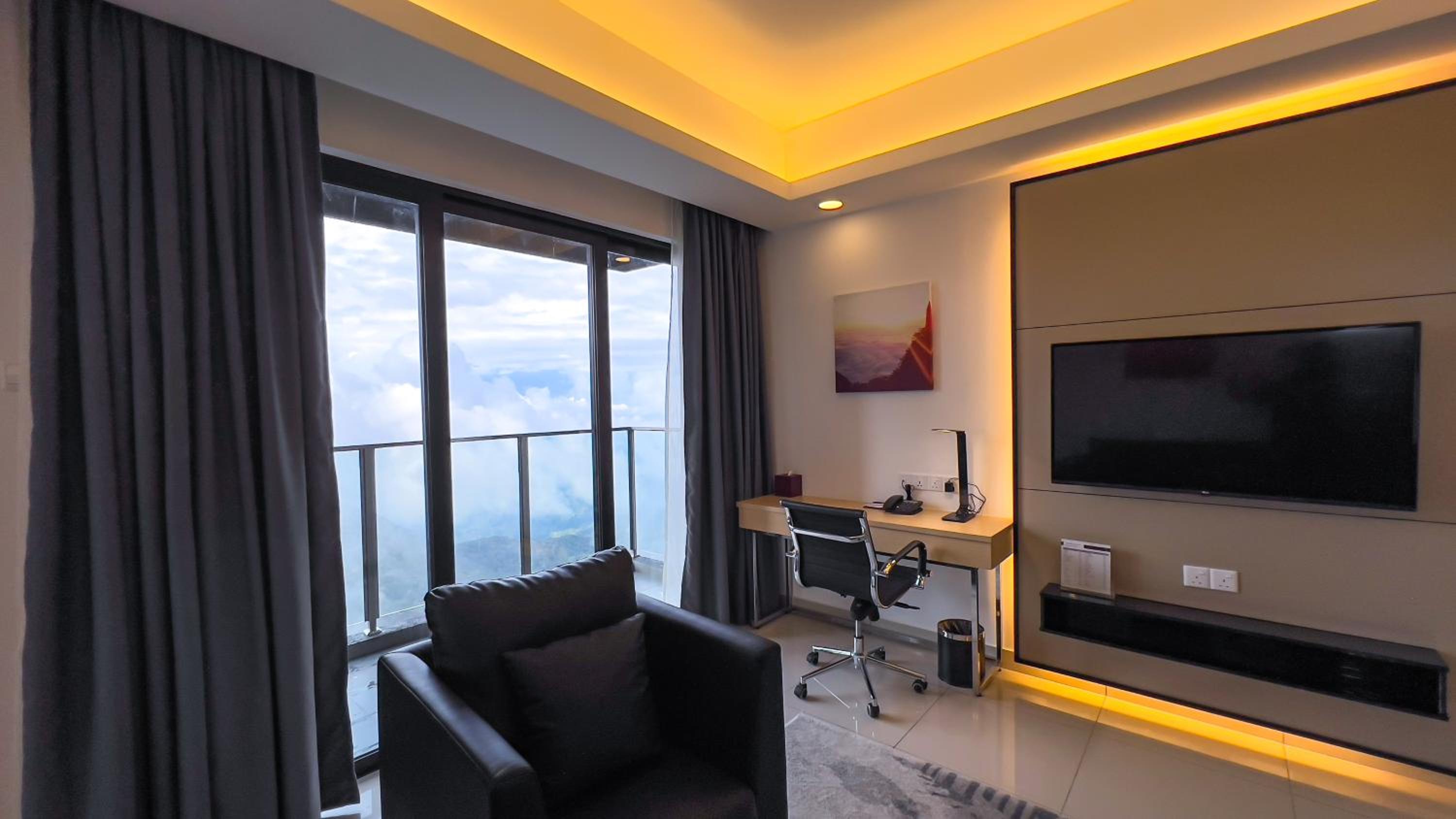 One-Bedroom Suite - Photo 21