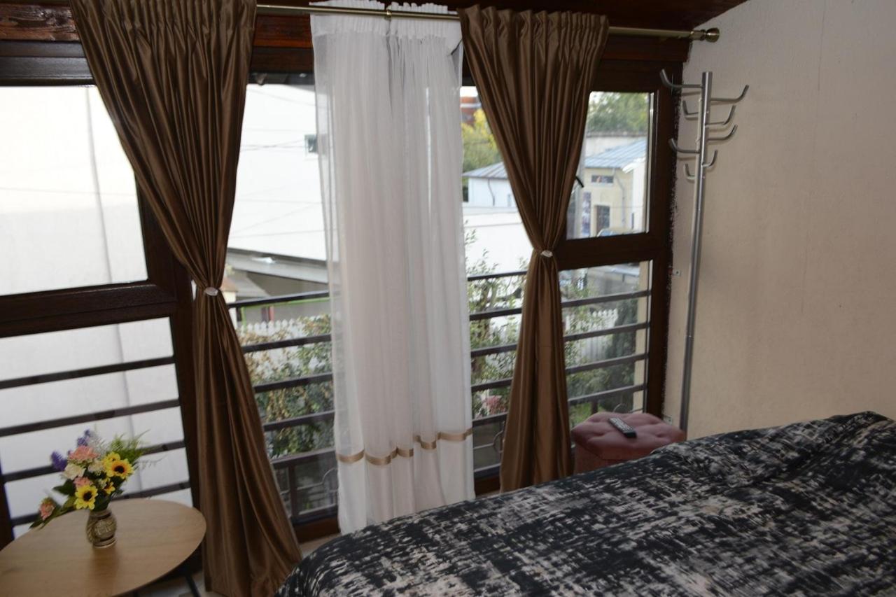 Two-Bedroom Apartment - Photo 31