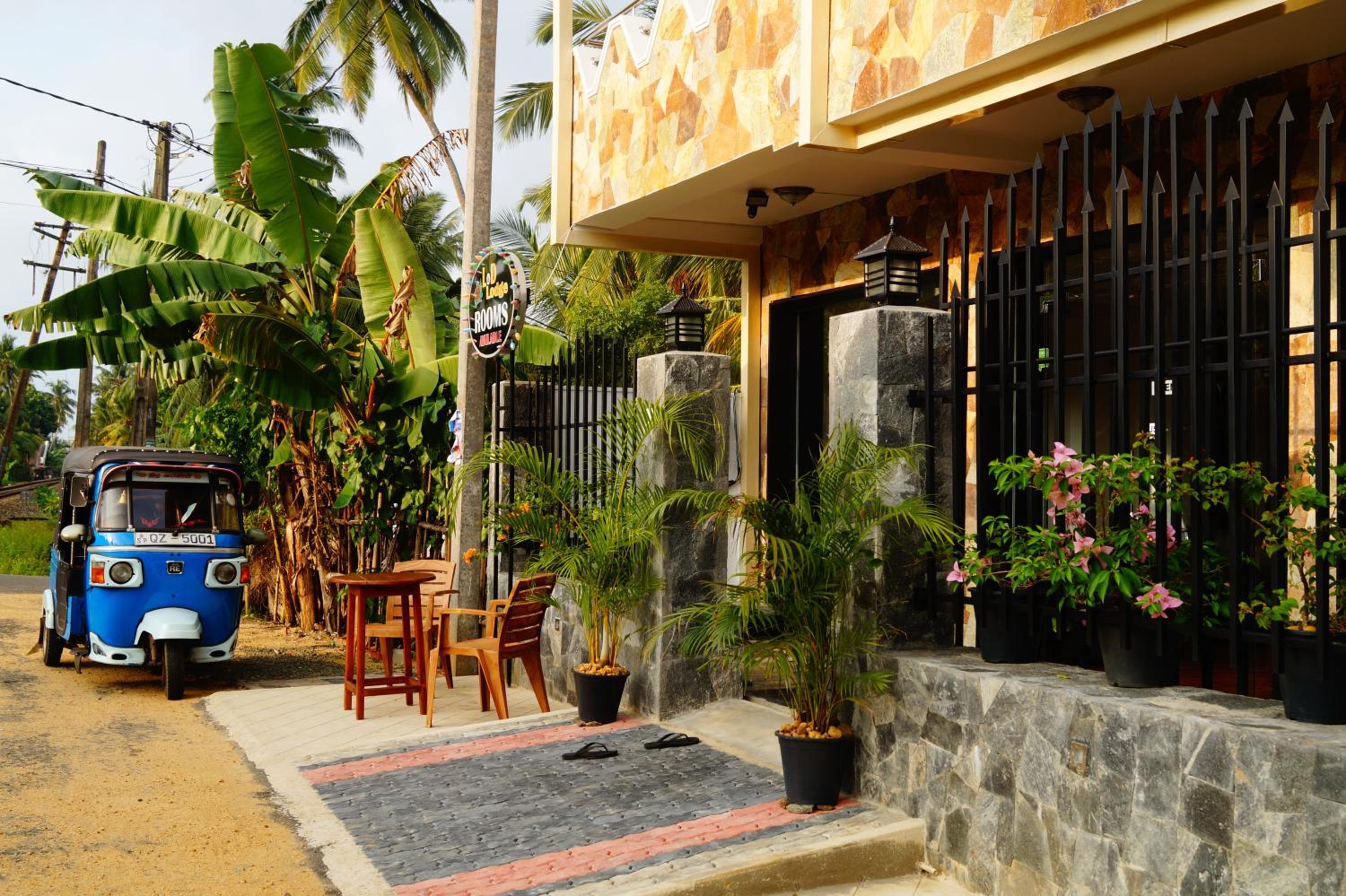 Double Room with Balcony - Photo 10