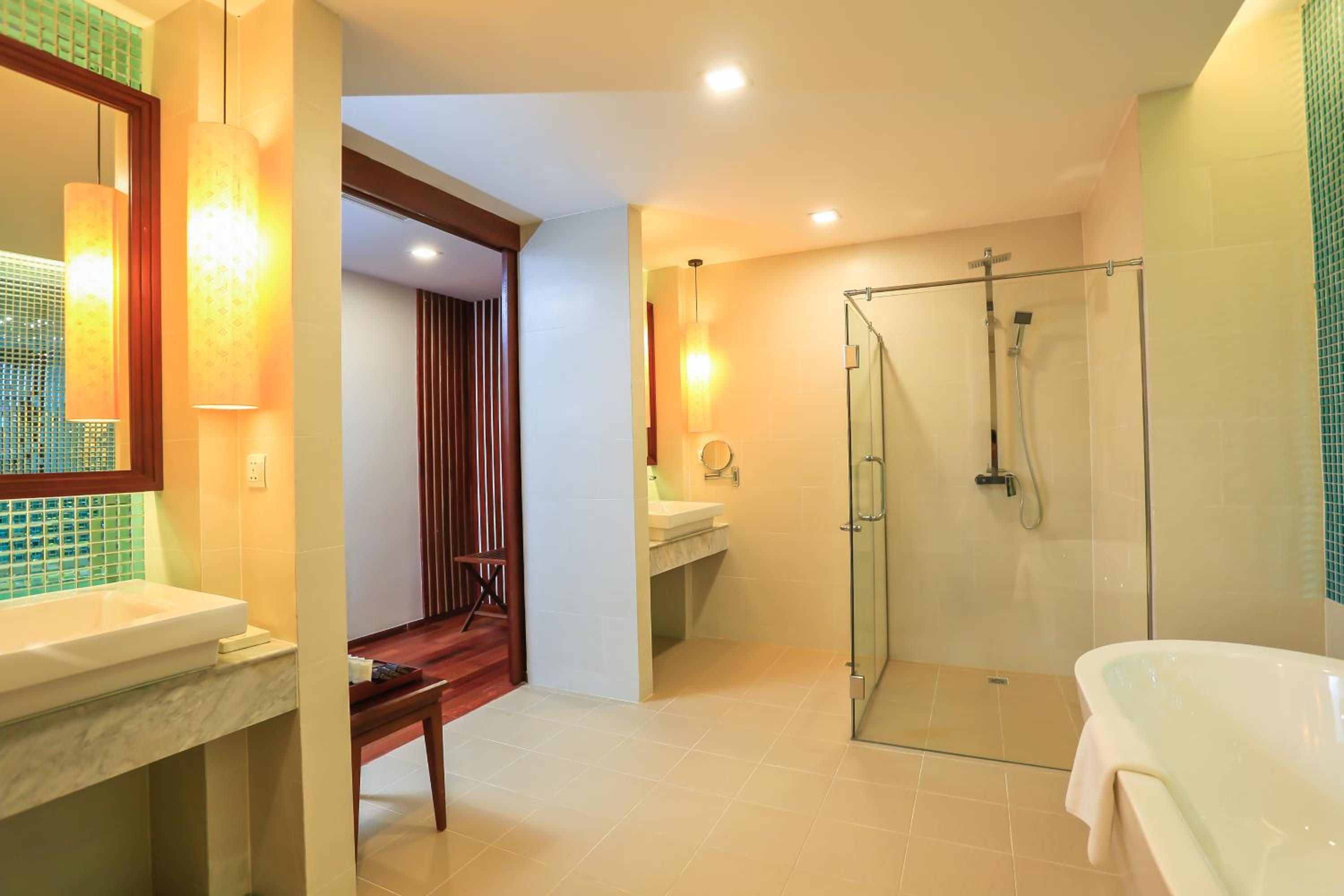 Elegant Suite - Photo 5